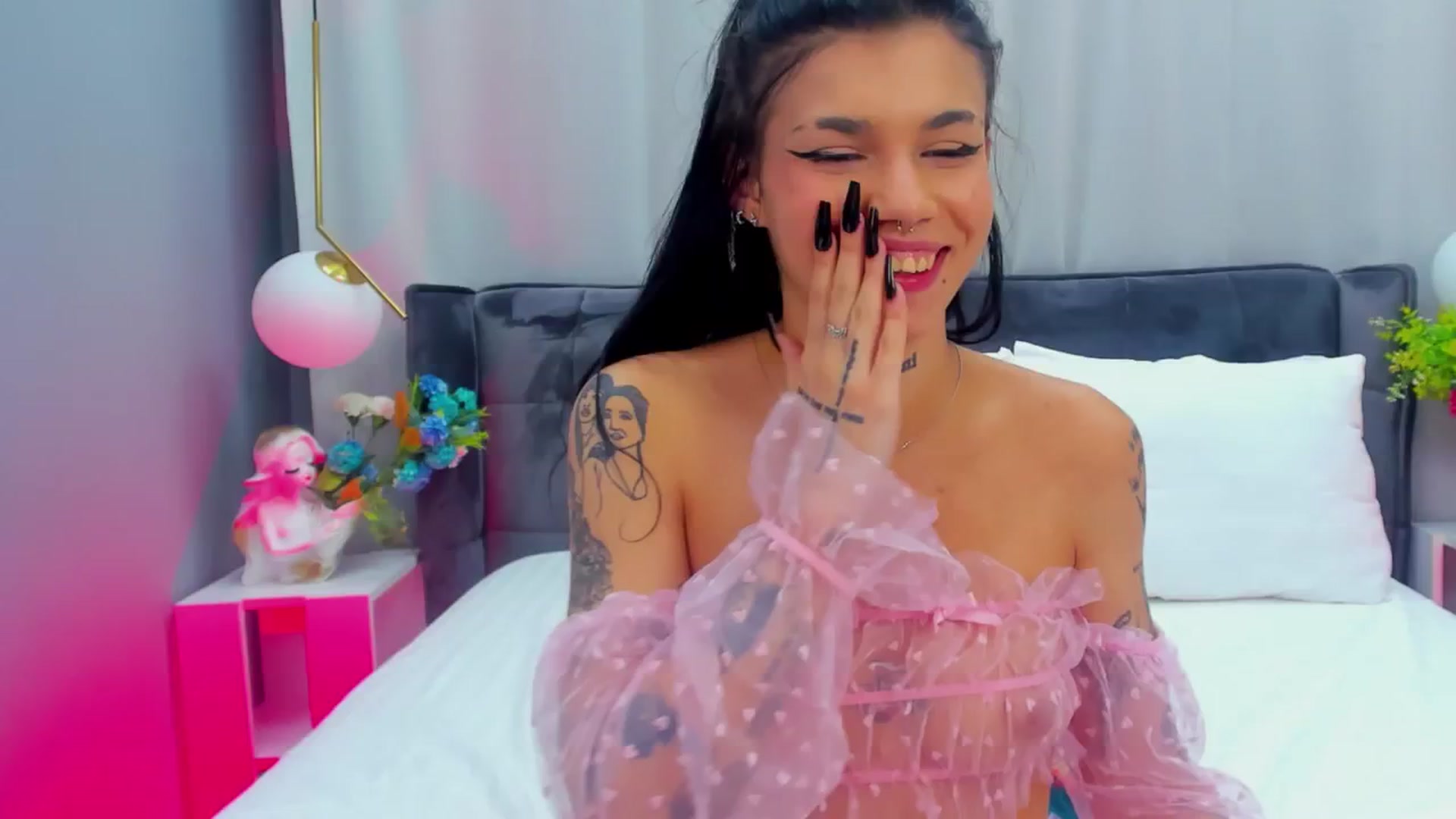 Gallery image thumbnail from YasminStorm's myfreecams stream on, 11/23/2025, 12:22 image 17 of 20