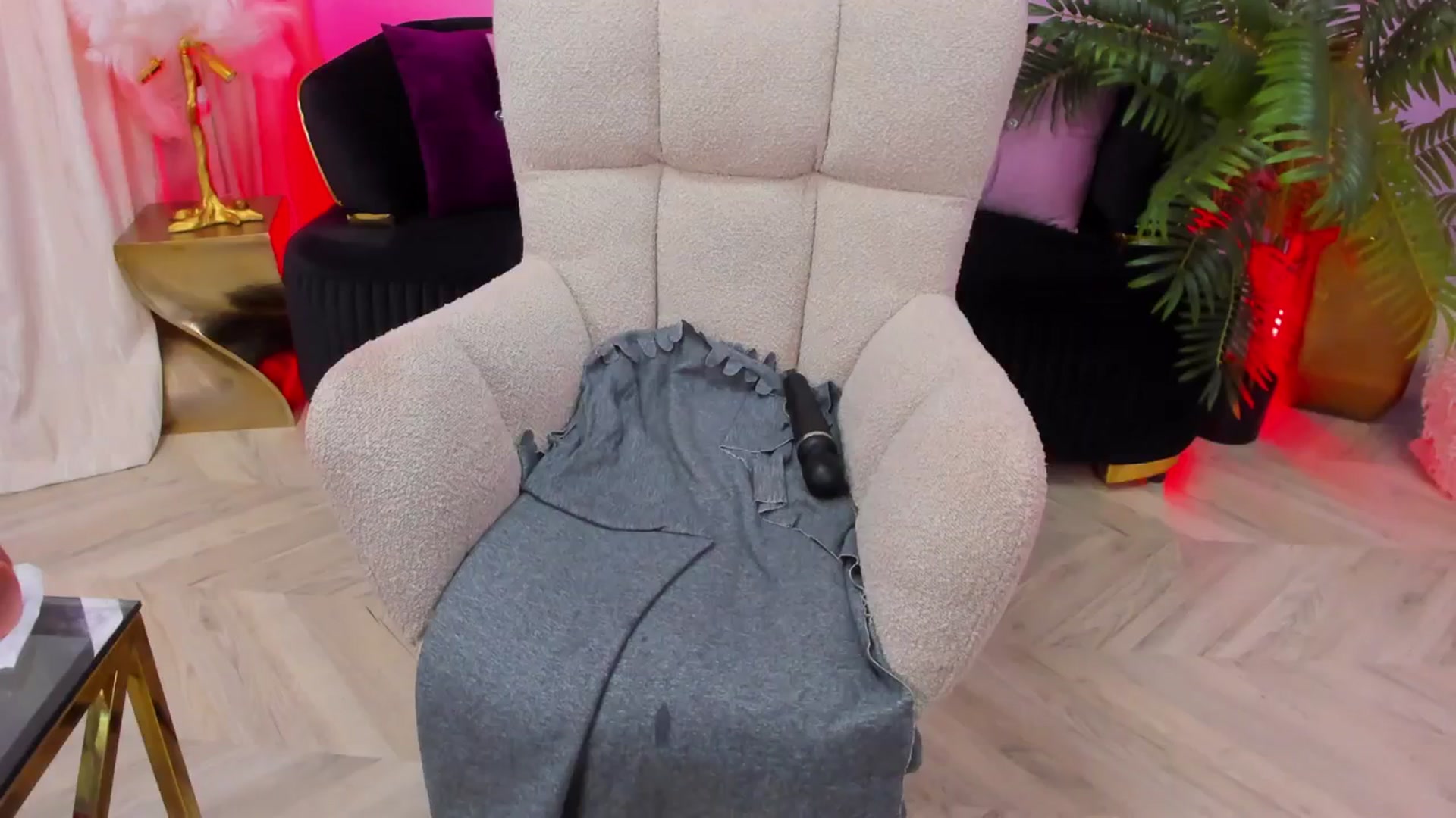 Gallery image thumbnail from YasminStorm's myfreecams stream on, 12/09/2025, 12:26 image 15 of 20