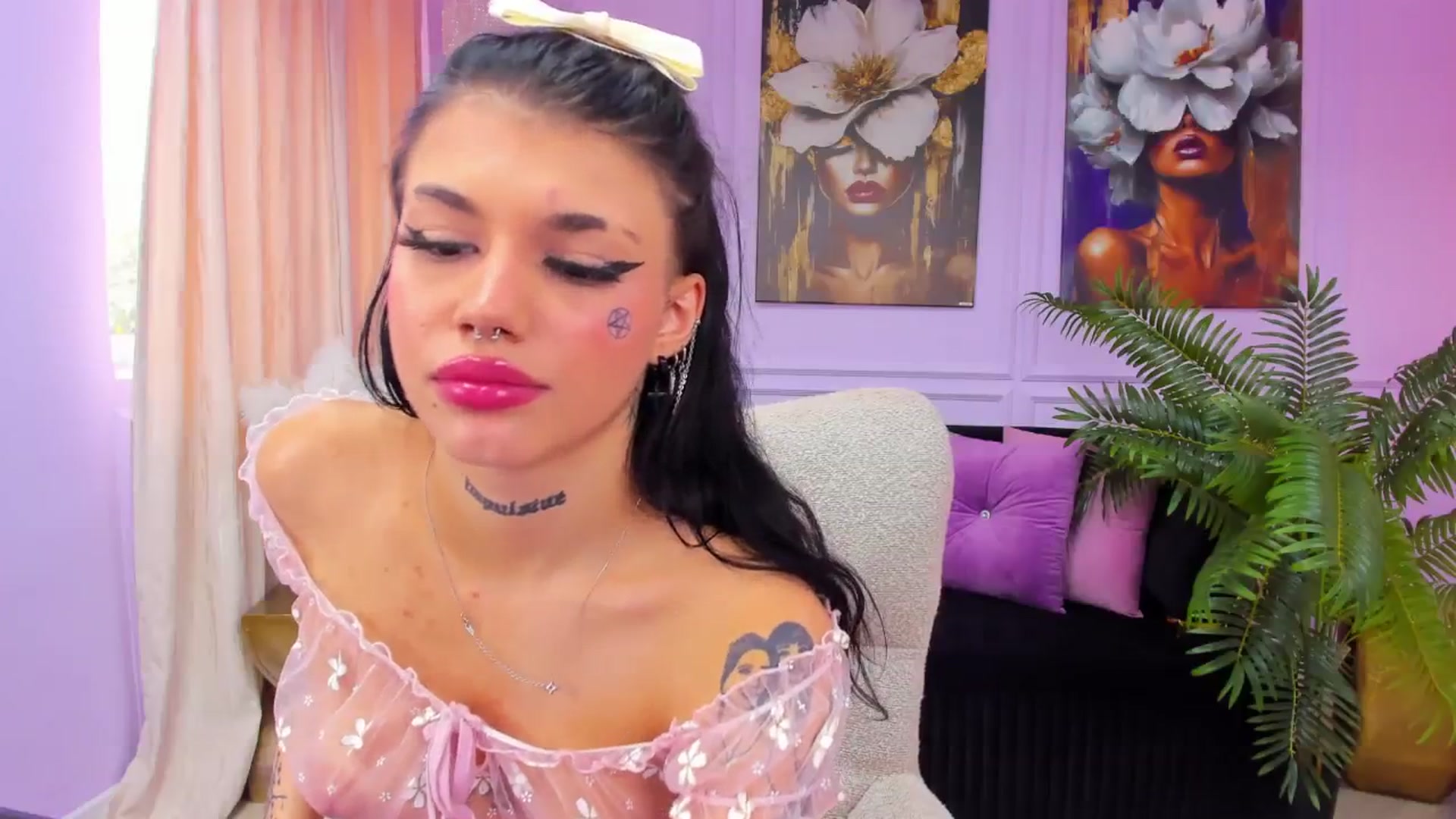 Gallery image thumbnail from YasminStorm's myfreecams stream on, 12/10/2025, 12:06 image 4 of 20