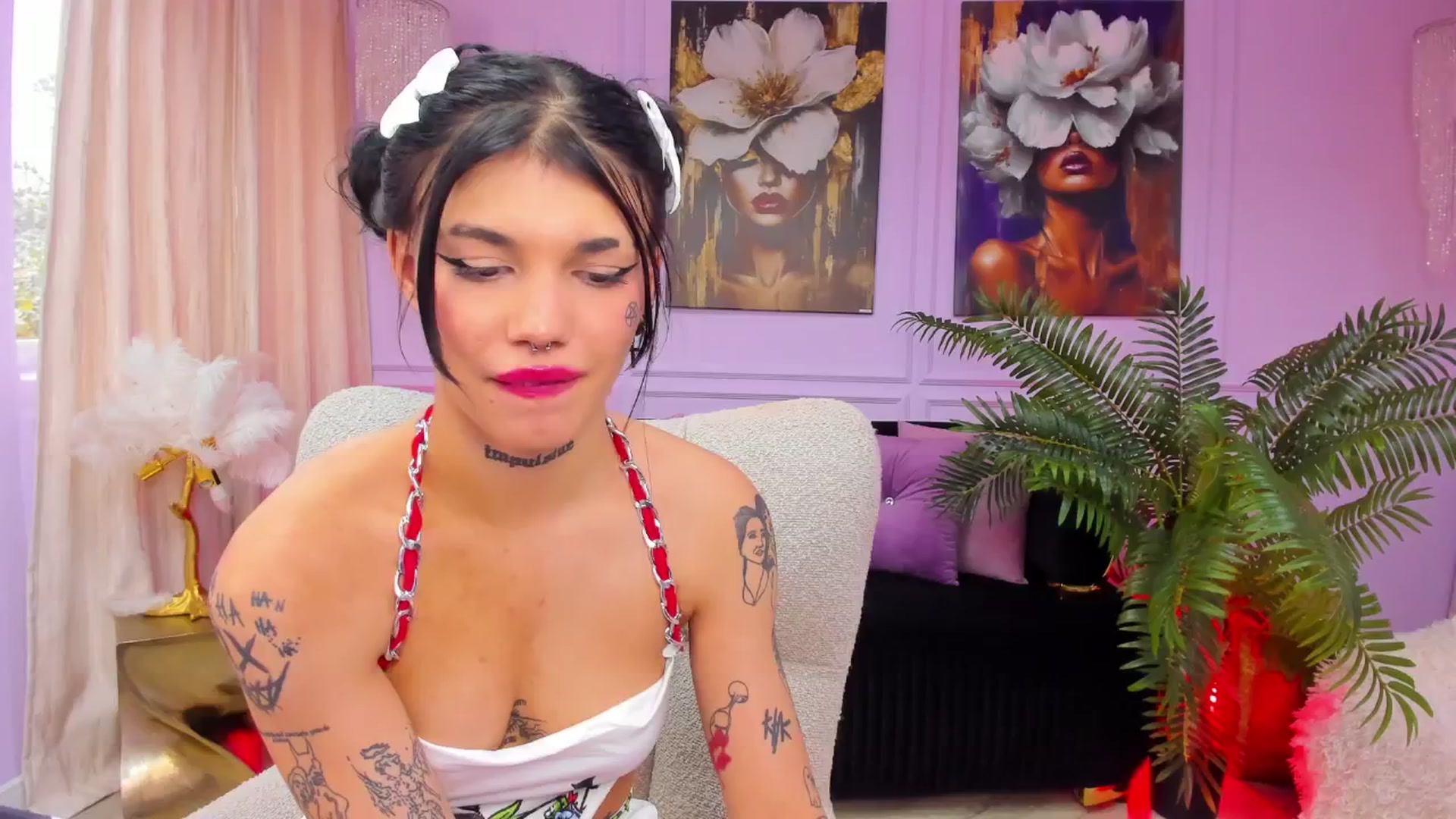 Gallery image thumbnail from YasminStorm's myfreecams stream on, 12/15/2025, 12:04 image 10 of 20