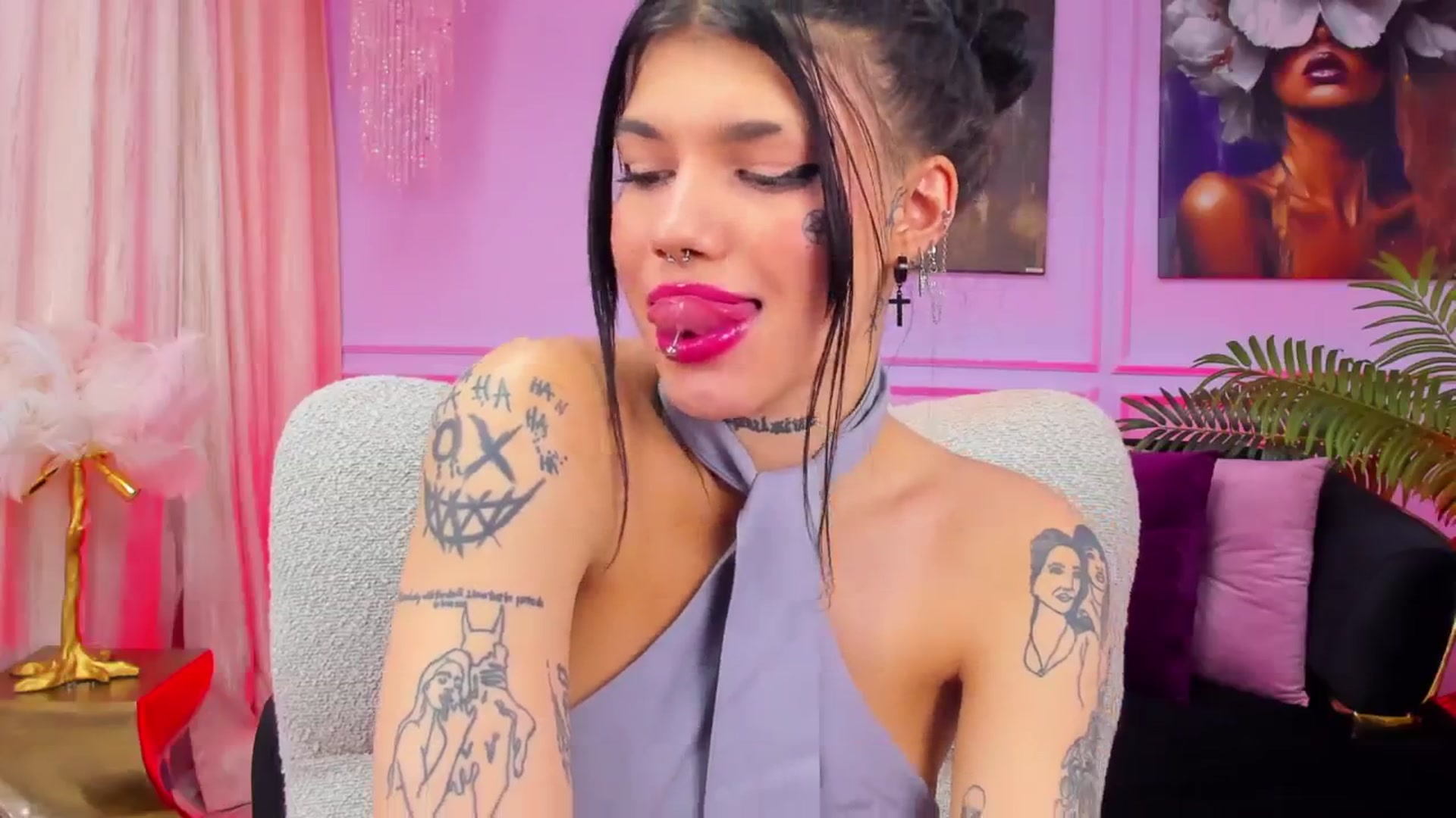 Gallery image thumbnail from YasminStorm's myfreecams stream on, 12/22/2025, 12:04 image 3 of 20