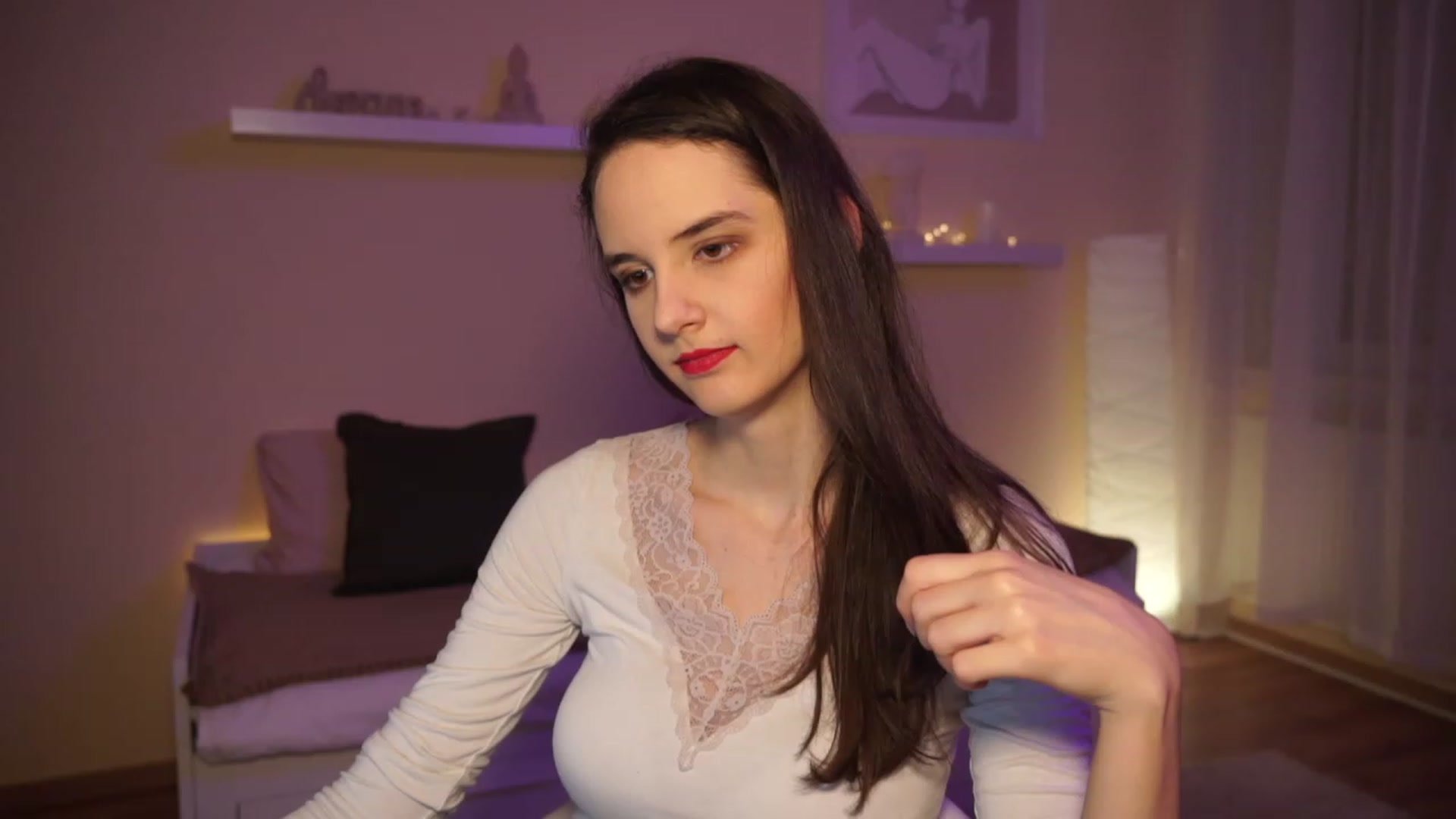 Gallery image thumbnail from YasmineGold's myfreecams stream on, 03/11/2024, 13:36 image 17 of 20