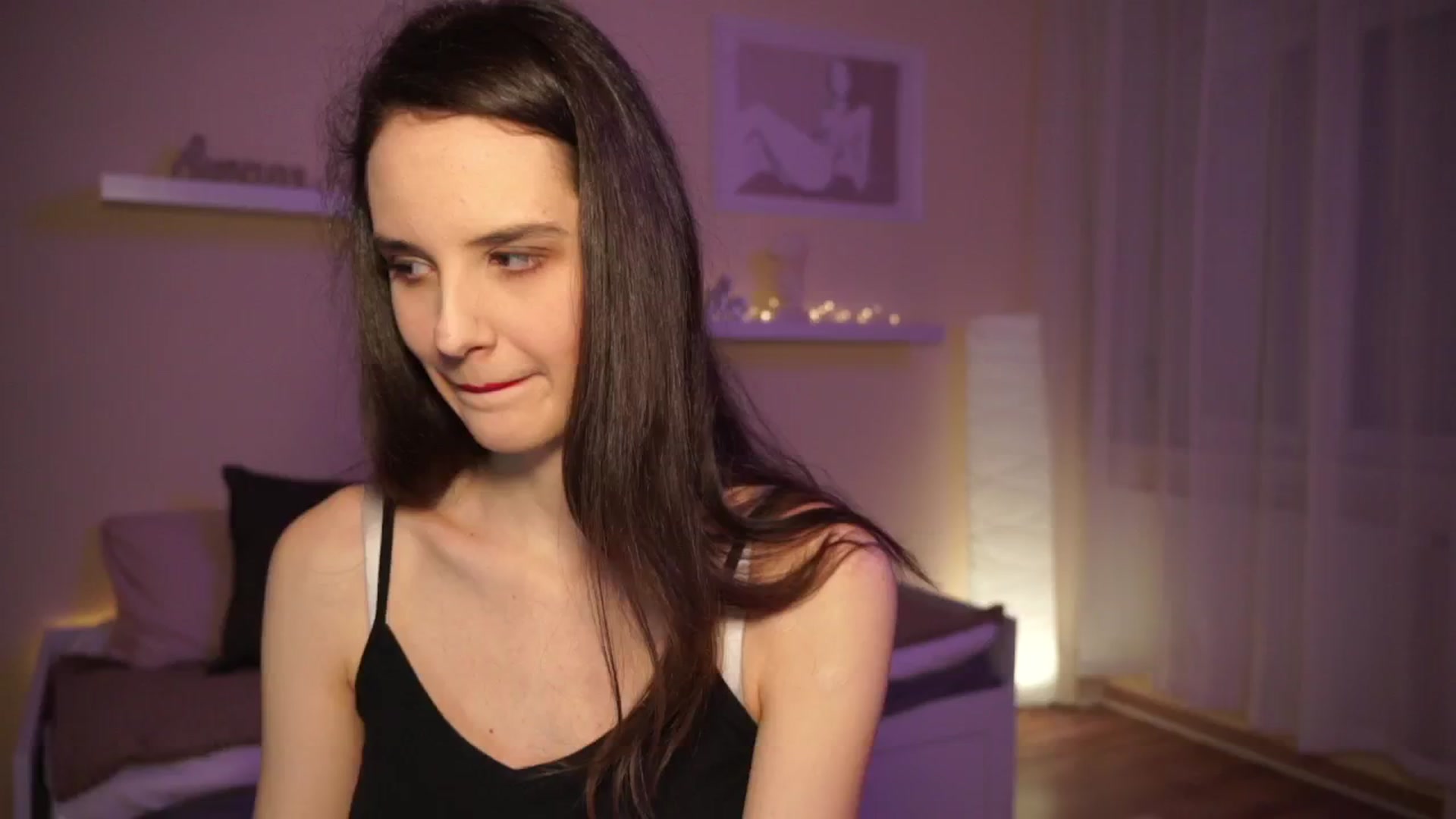 Gallery image thumbnail from YasmineGold's myfreecams stream on, 03/13/2024, 14:40 image 9 of 20