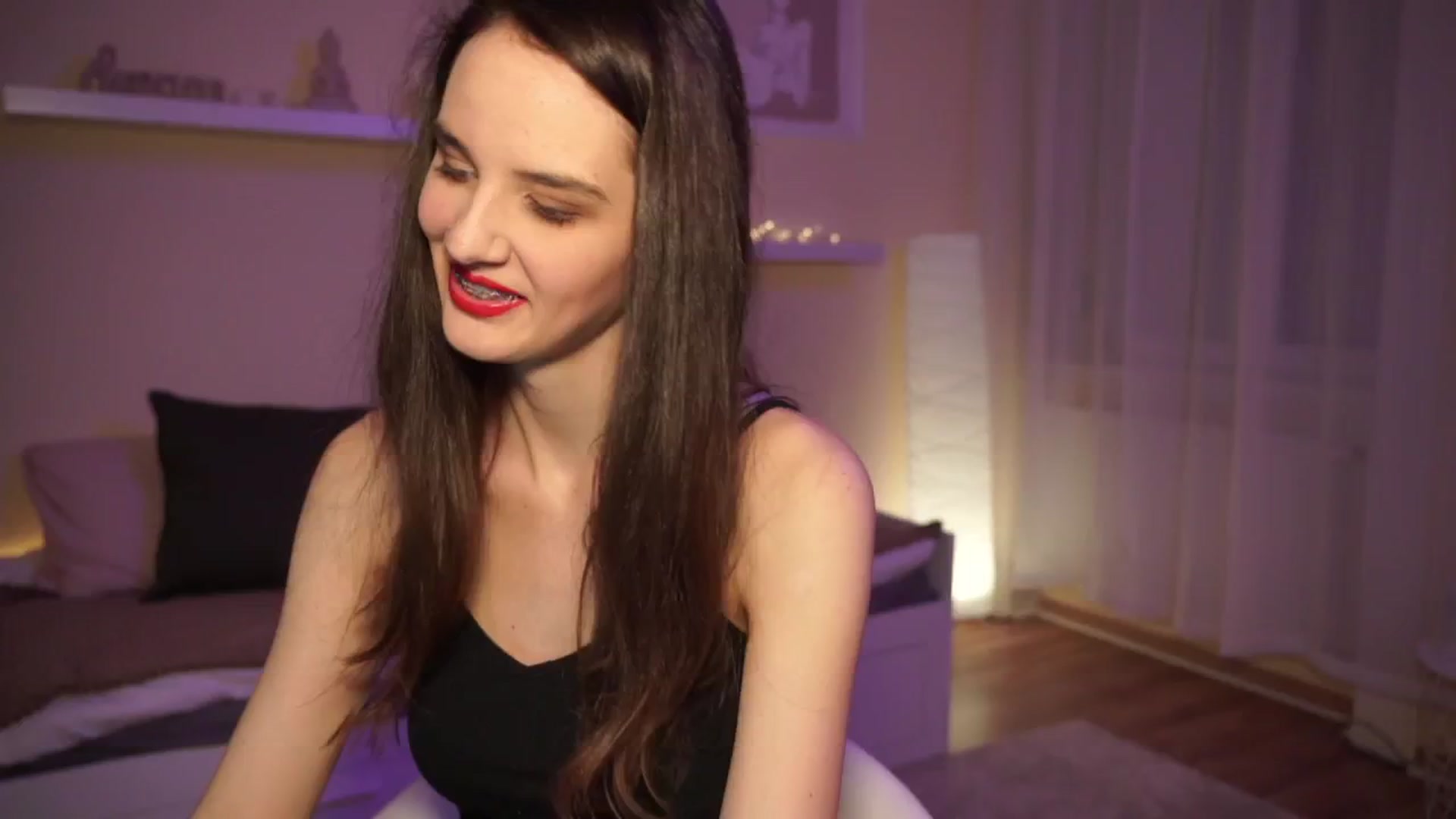 Gallery image thumbnail from YasmineGold's myfreecams stream on, 03/13/2024, 14:40 image 12 of 20