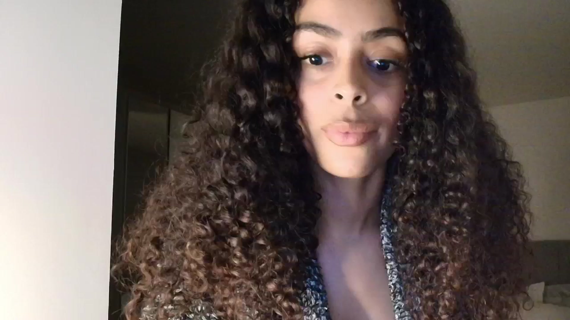 Gallery image thumbnail from Yasmingarcia's myfreecams stream on, 11/24/2024, 23:47 image 5 of 20