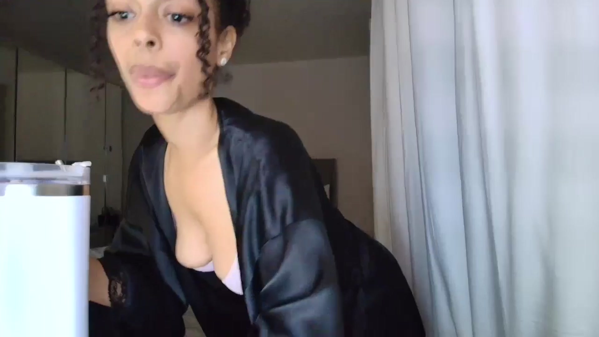 Gallery image thumbnail from Yasmingarcia's myfreecams stream on, 11/27/2024, 01:40 image 19 of 20