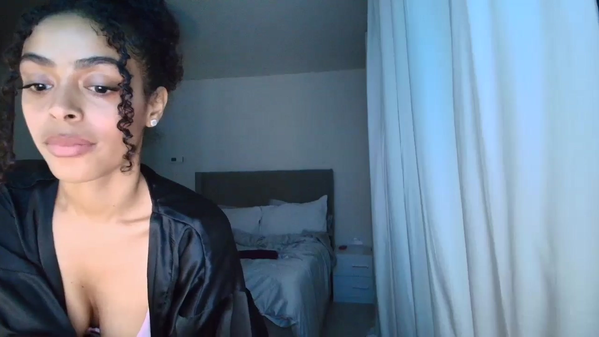 Gallery image thumbnail from Yasmingarcia's myfreecams stream on, 11/27/2024, 01:40 image 9 of 20
