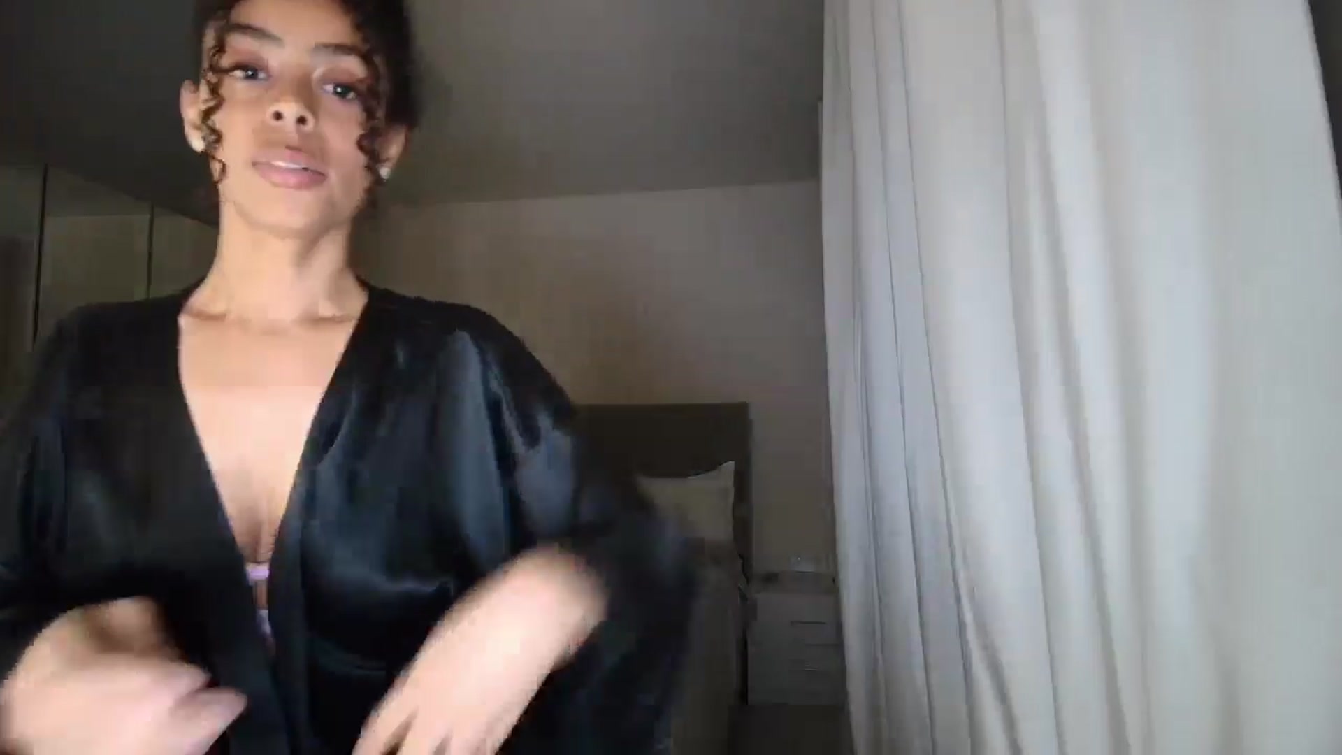 Gallery image thumbnail from Yasmingarcia's myfreecams stream on, 11/27/2024, 01:40 image 12 of 20