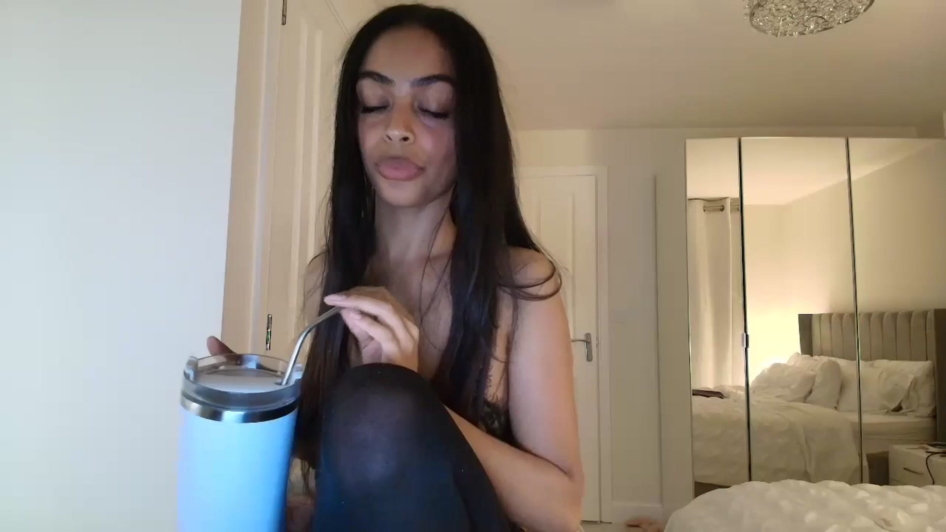 Gallery image thumbnail from Yasmingarcia's myfreecams stream on, 01/18/2025, 20:31 image 10 of 20