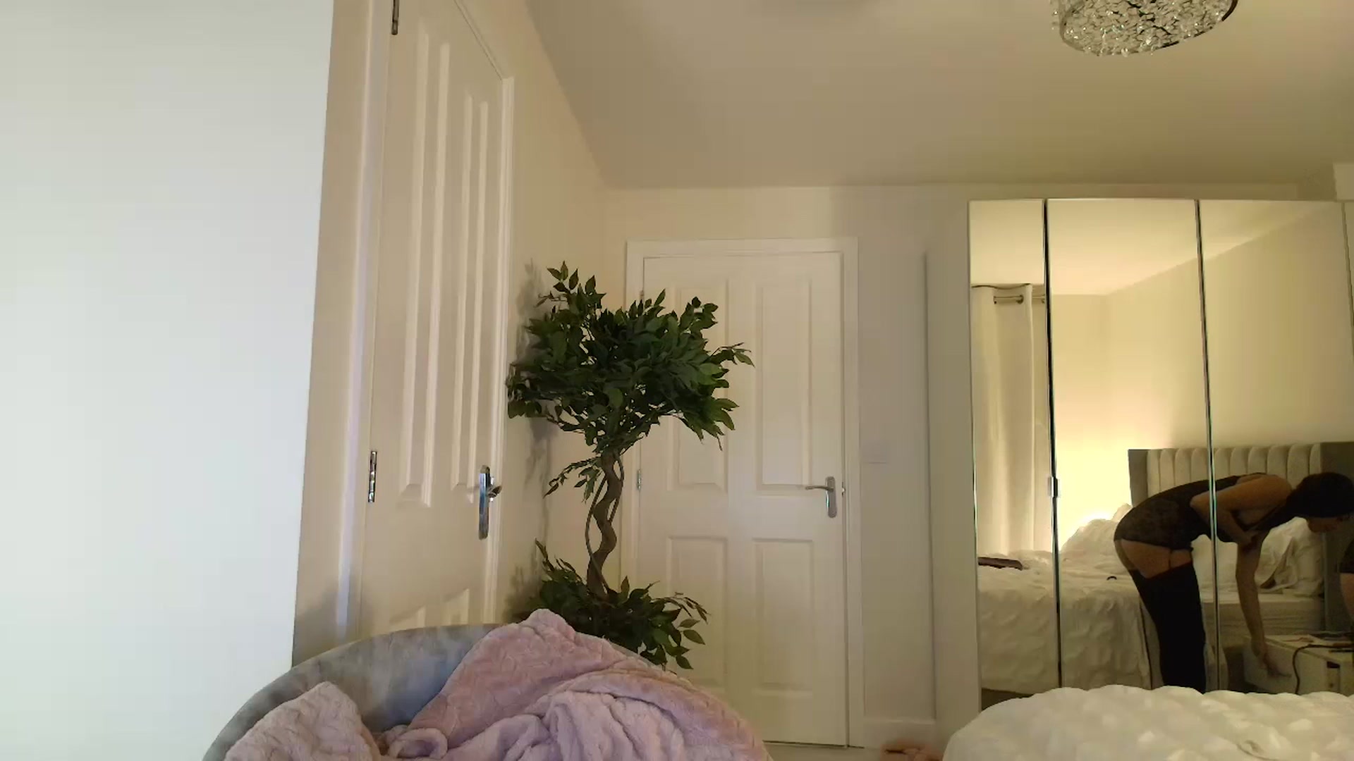 Gallery image thumbnail from Yasmingarcia's myfreecams stream on, 01/18/2025, 20:31 image 5 of 20
