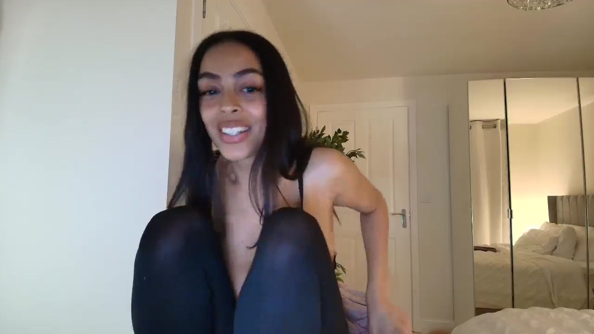 Gallery image thumbnail from Yasmingarcia's myfreecams stream on, 01/18/2025, 23:07 image 19 of 20
