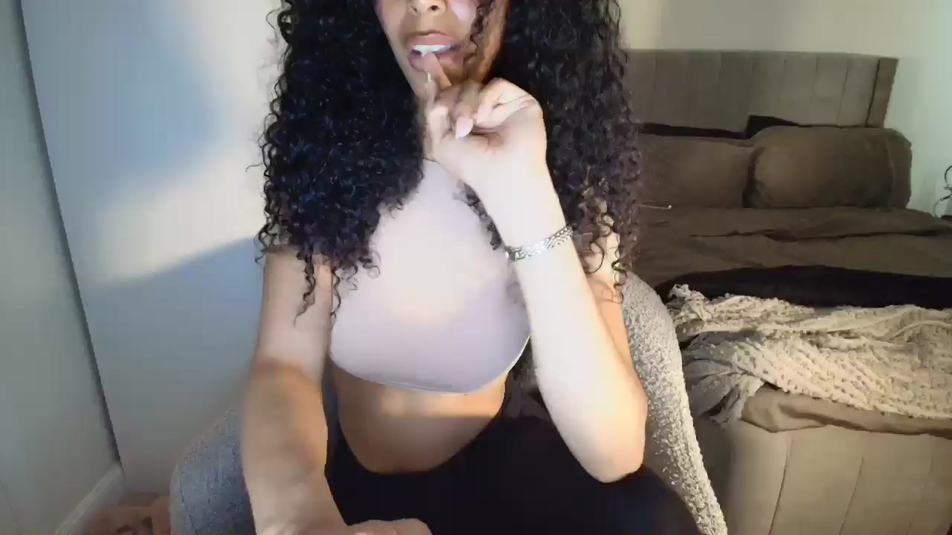 Gallery image thumbnail from Yasmingarcia's myfreecams stream on, 06/20/2025, 10:59 image 17 of 20