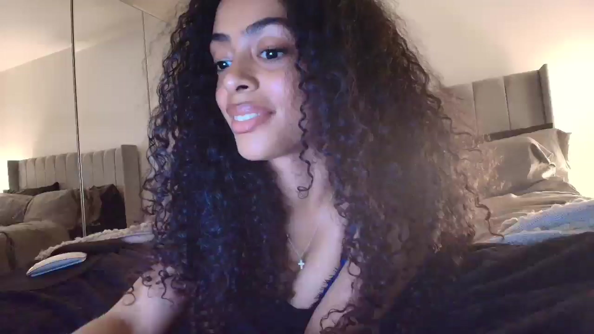 Gallery image thumbnail from Yasmingarcia's myfreecams stream on, 06/29/2025, 22:40 image 7 of 20