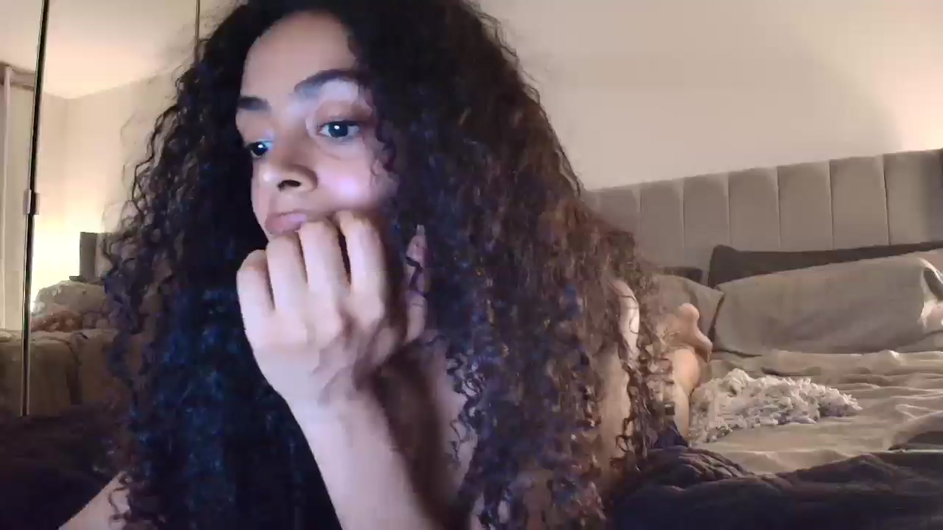 Gallery image thumbnail from Yasmingarcia's myfreecams stream on, 06/29/2025, 22:40 image 17 of 20