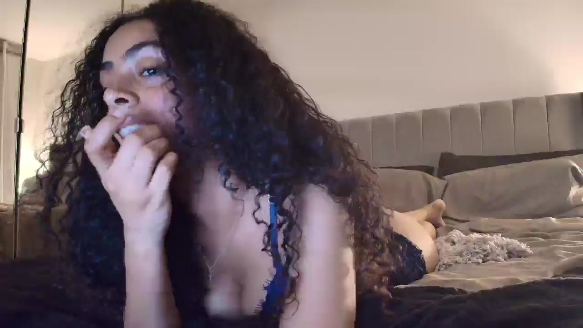 Gallery image thumbnail from Yasmingarcia's myfreecams stream on, 06/29/2025, 22:40 image 16 of 20