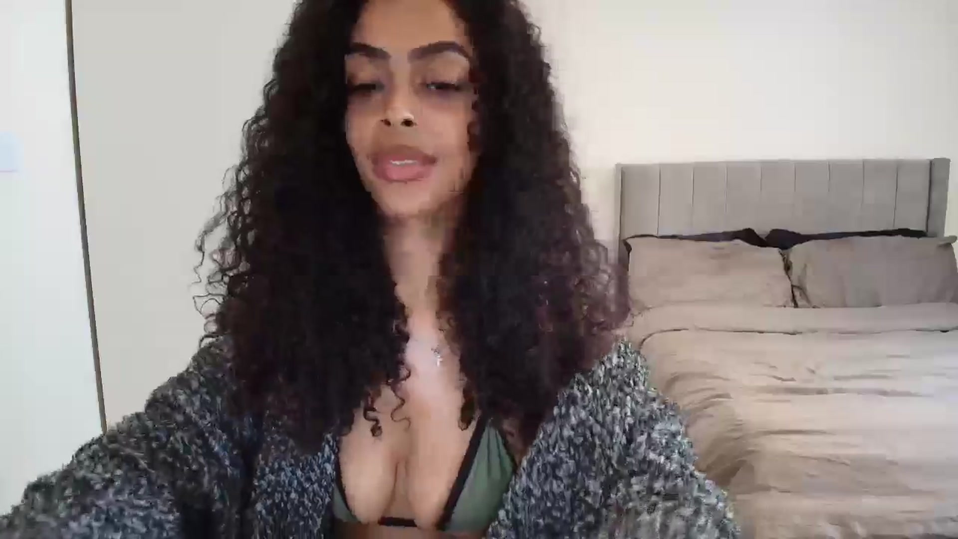 Gallery image thumbnail from Yasmingarcia's myfreecams stream on, 09/09/2025, 16:02 image 5 of 20