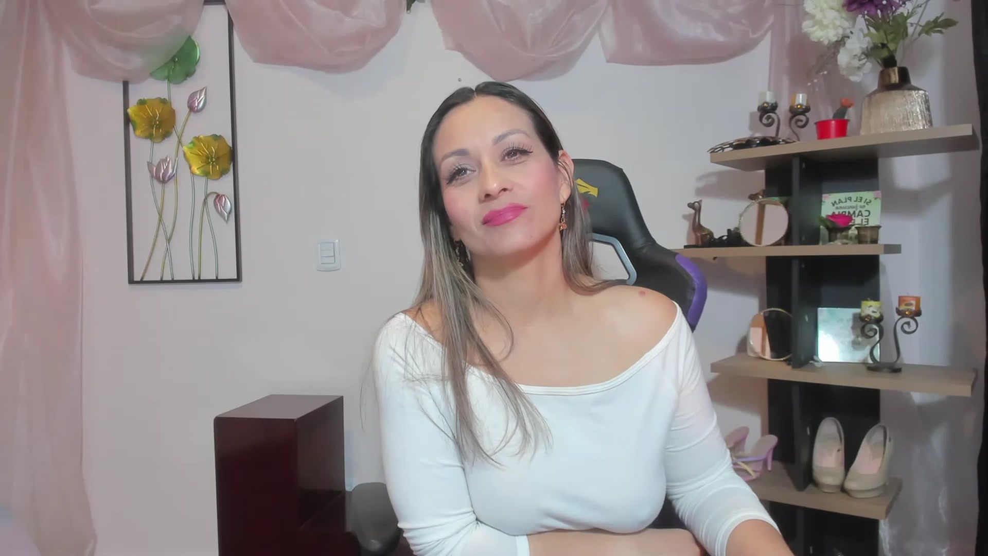Gallery image thumbnail from Yemsu23's myfreecams stream on, 01/26/2023, 01:37 image 12 of 20