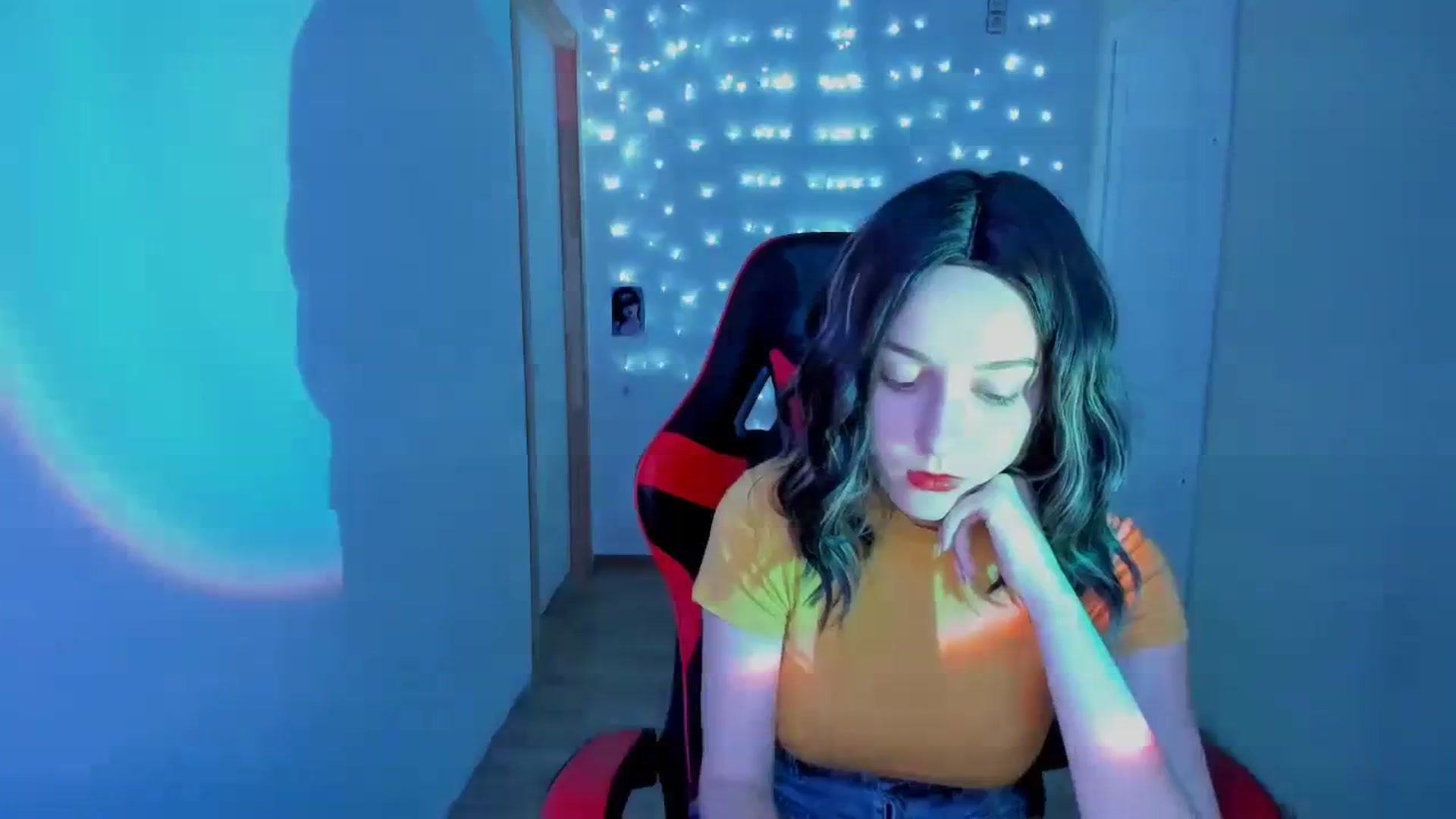 Gallery image thumbnail from Yennefer_71's myfreecams stream on, 09/25/2023, 12:12 image 16 of 20