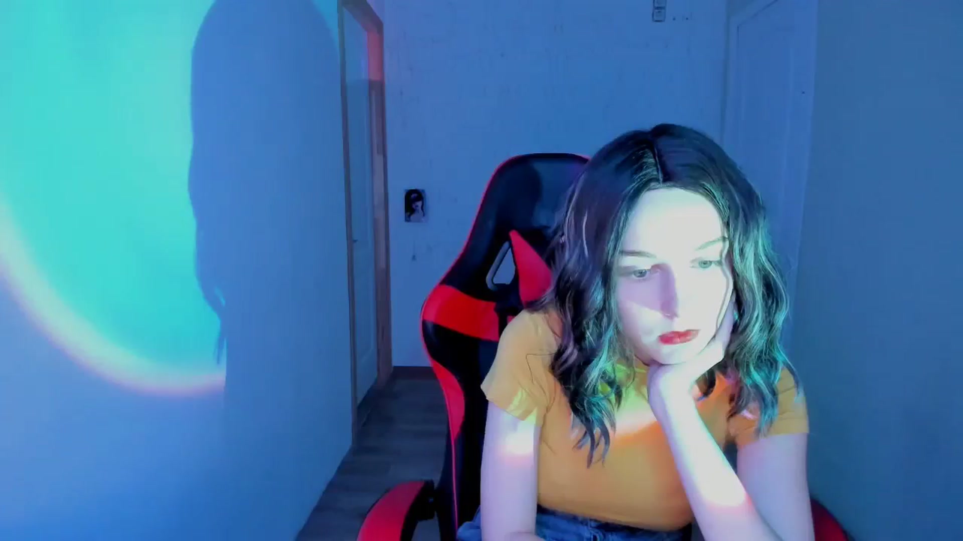 Gallery image thumbnail from Yennefer_71's myfreecams stream on, 09/25/2023, 12:12 image 17 of 20