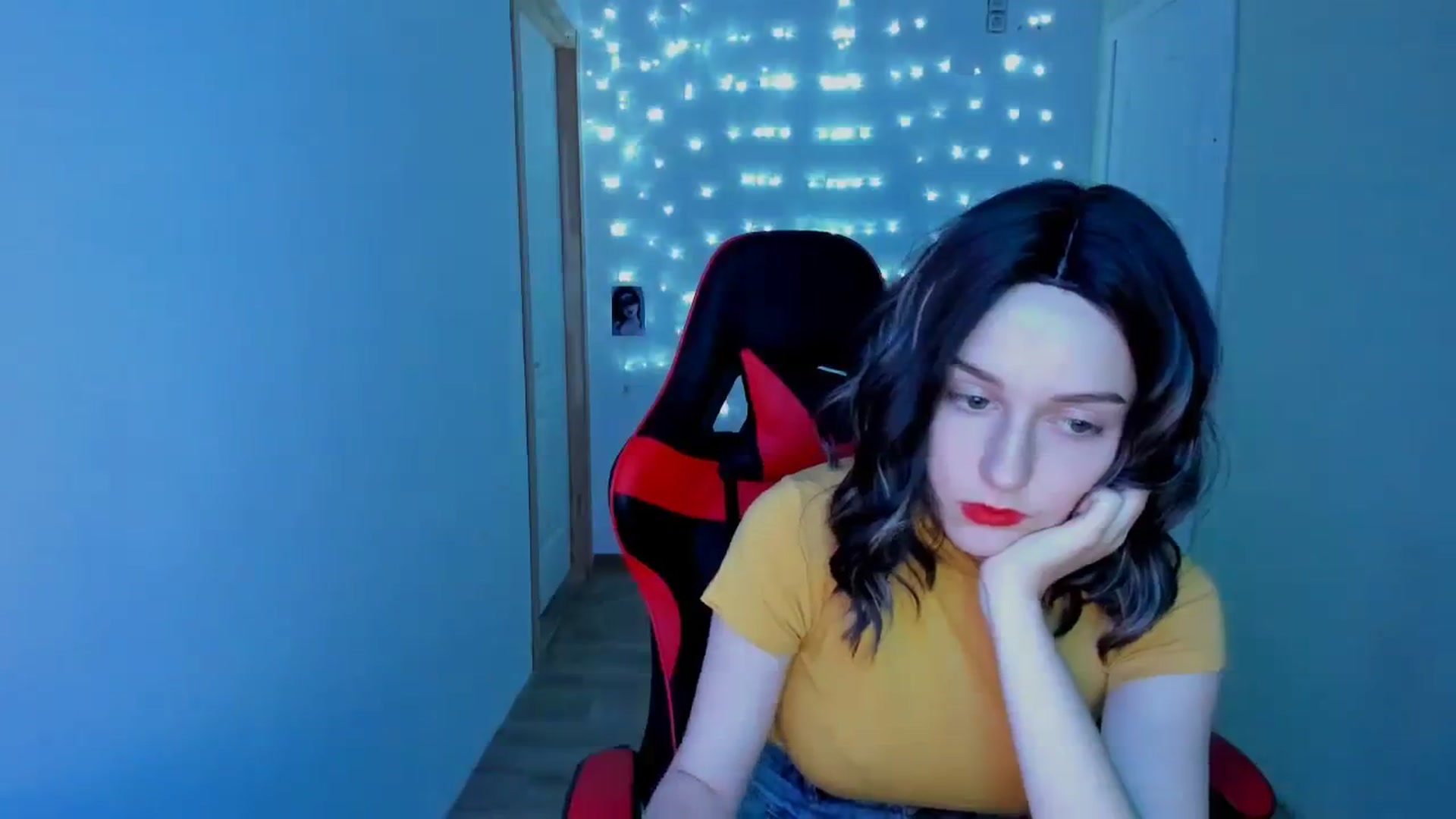 Gallery image thumbnail from Yennefer_71's myfreecams stream on, 09/25/2023, 12:12 image 6 of 20