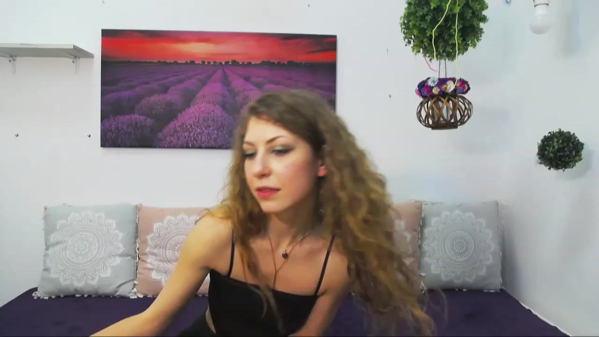 Gallery image thumbnail from YenniferSky's myfreecams stream on, 03/01/2023, 16:09 image 4 of 20