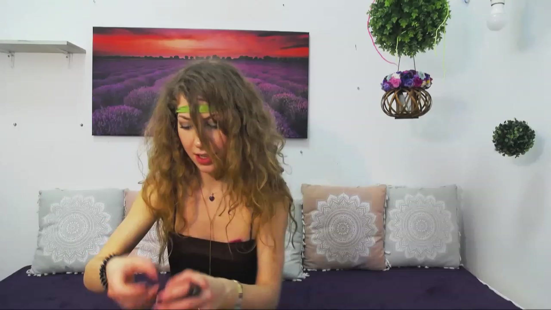 Gallery image thumbnail from YenniferSky's myfreecams stream on, 03/01/2023, 16:09 image 14 of 20