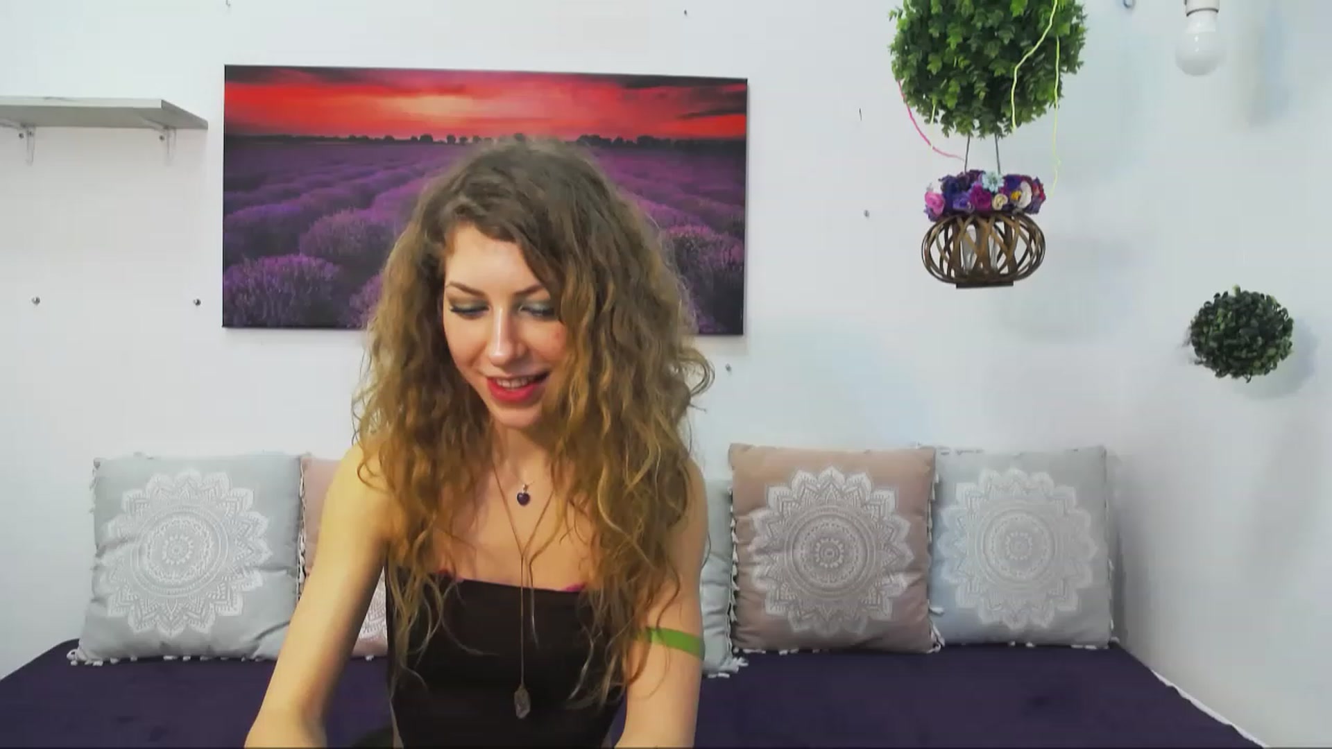 Gallery image thumbnail from YenniferSky's myfreecams stream on, 03/01/2023, 16:09 image 16 of 20