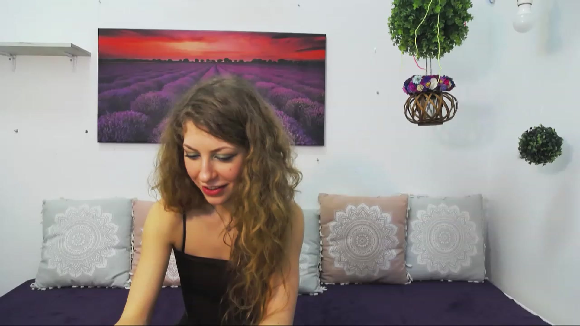 Gallery image thumbnail from YenniferSky's myfreecams stream on, 03/01/2023, 16:09 image 8 of 20