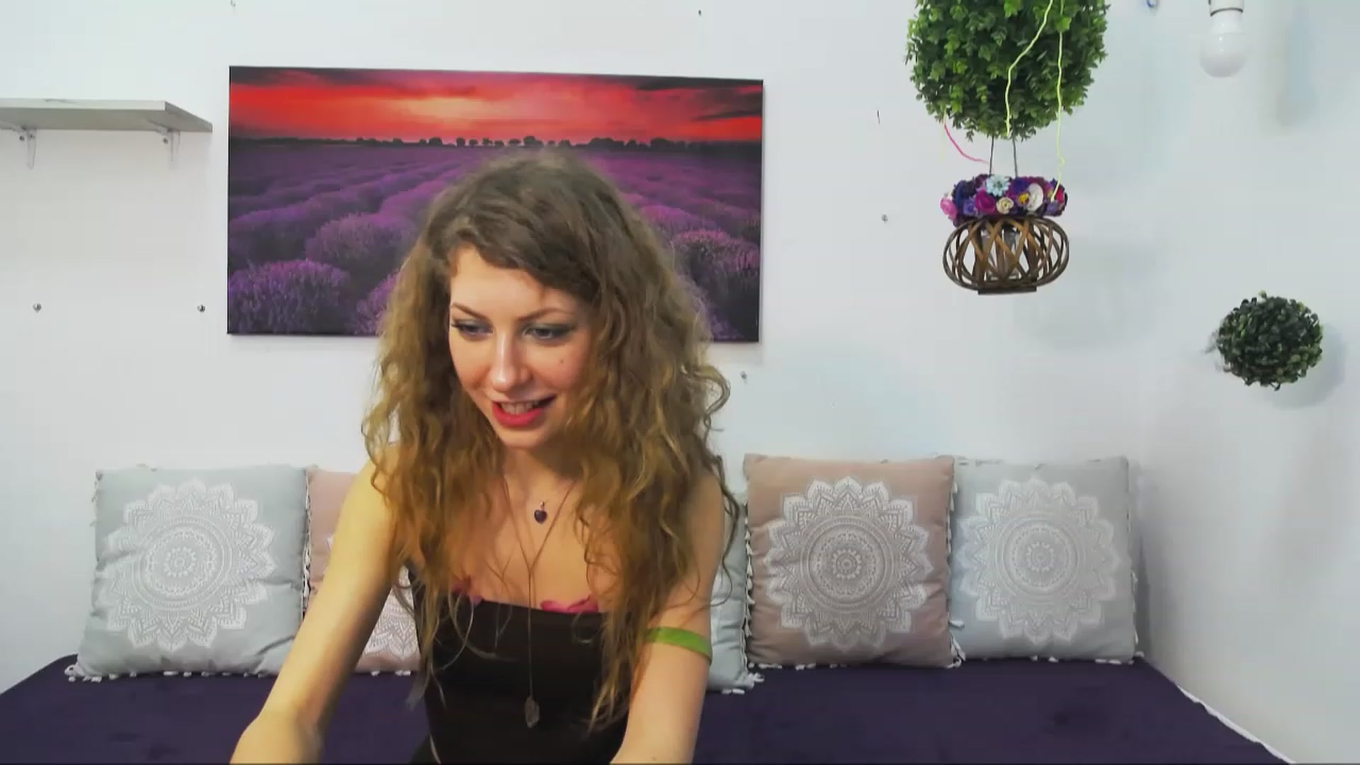 Gallery image thumbnail from YenniferSky's myfreecams stream on, 03/01/2023, 16:09 image 15 of 20