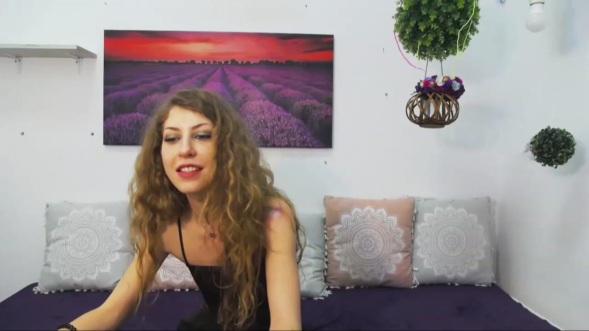 Gallery image thumbnail from YenniferSky's myfreecams stream on, 03/01/2023, 17:22 image 5 of 20