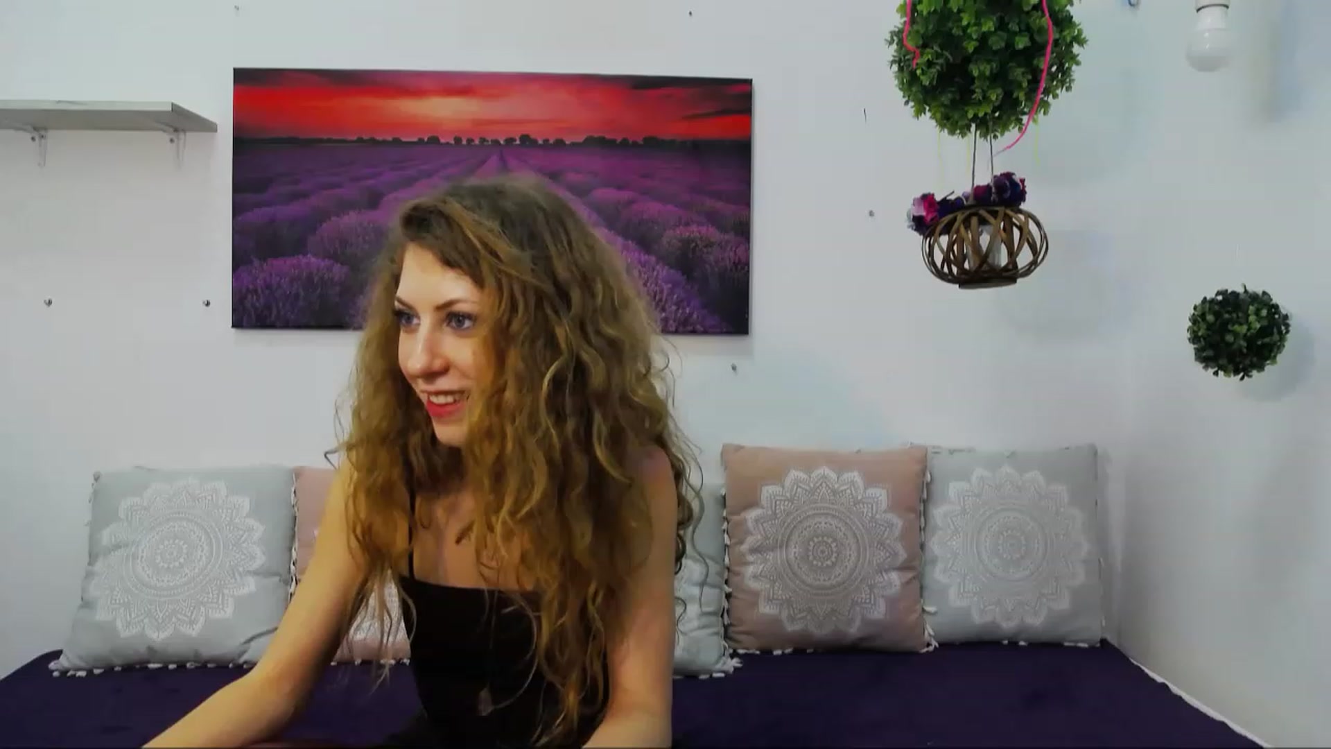Gallery image thumbnail from YenniferSky's myfreecams stream on, 03/01/2023, 17:22 image 19 of 20