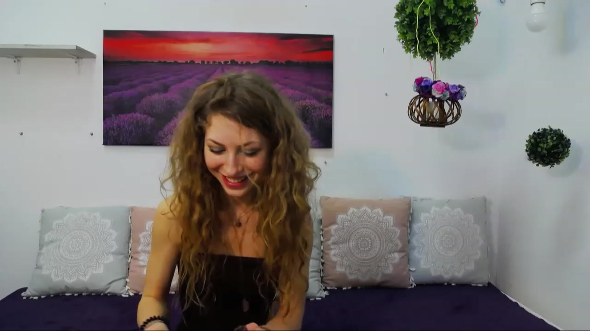 Gallery image thumbnail from YenniferSky's myfreecams stream on, 03/01/2023, 17:22 image 13 of 20