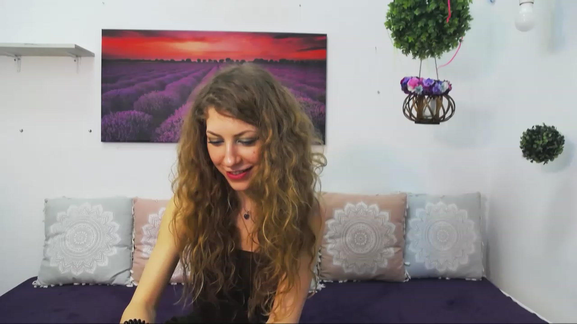 Gallery image thumbnail from YenniferSky's myfreecams stream on, 03/01/2023, 17:22 image 3 of 20