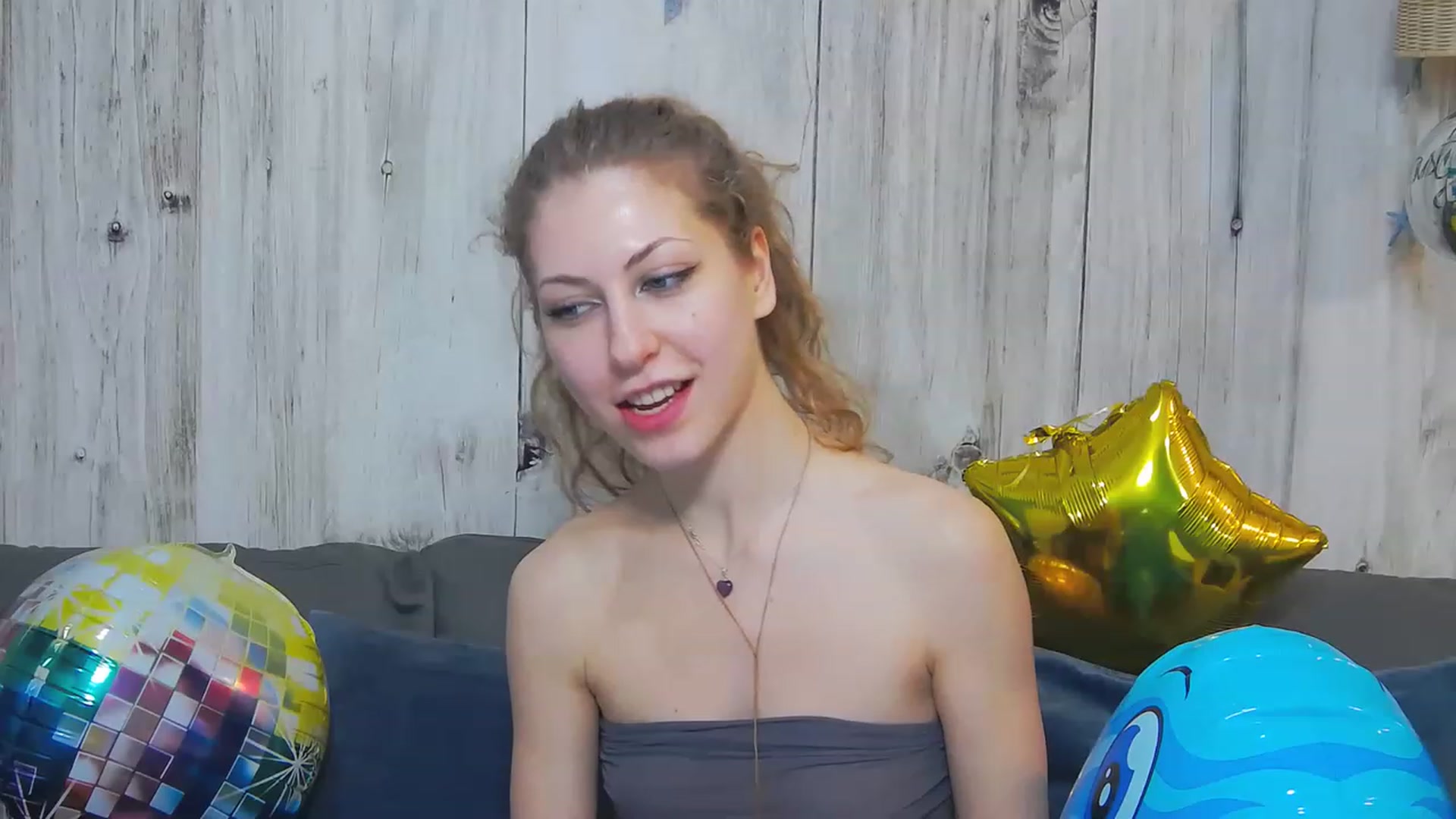 Gallery image thumbnail from YenniferSky's myfreecams stream on, 03/07/2023, 19:30 image 3 of 20