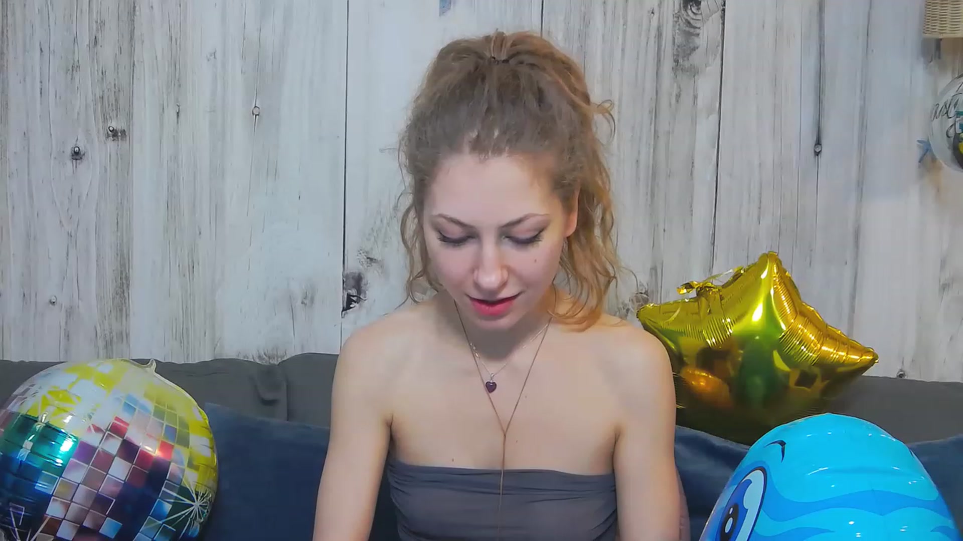 Gallery image thumbnail from YenniferSky's myfreecams stream on, 03/07/2023, 19:30 image 4 of 20