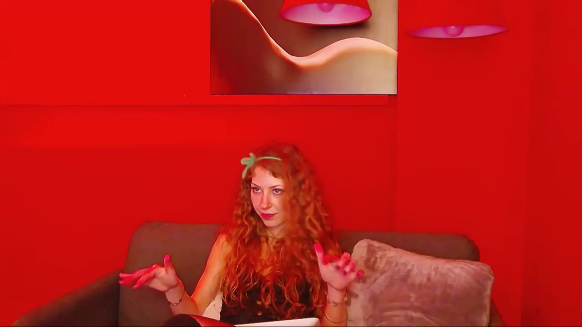 Gallery image thumbnail from YenniferSky's myfreecams stream on, 03/09/2023, 19:37 image 3 of 20