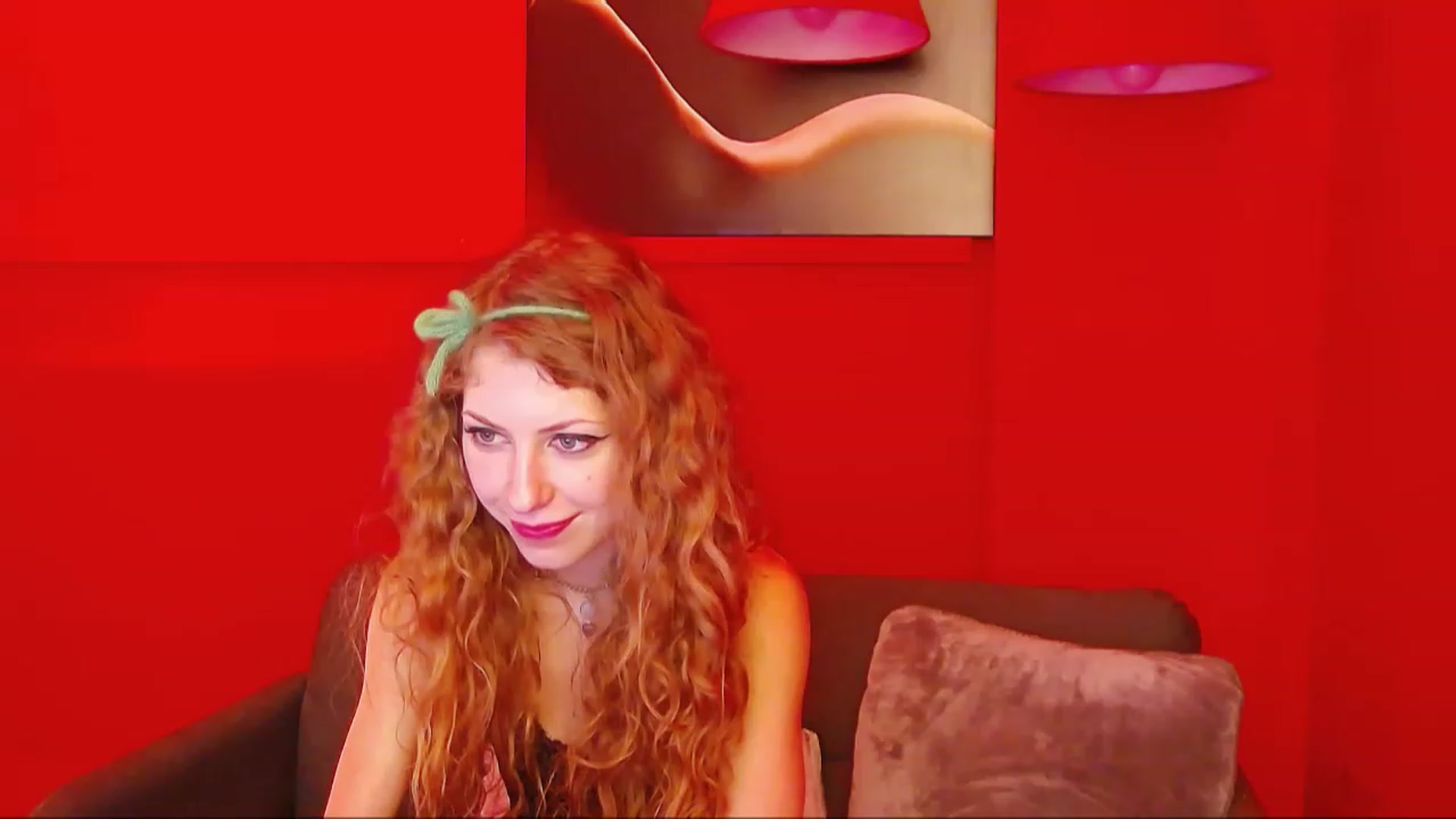 Gallery image thumbnail from YenniferSky's myfreecams stream on, 03/09/2023, 19:37 image 6 of 20
