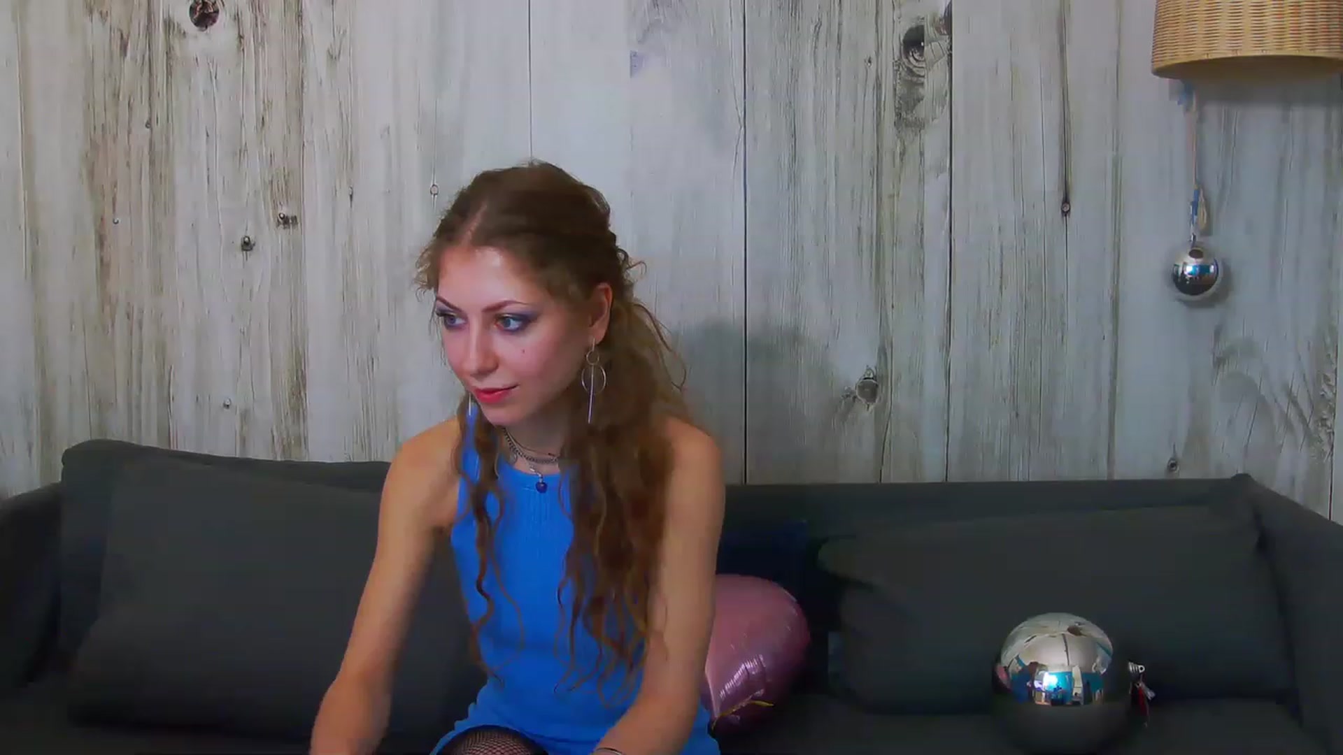 Gallery image thumbnail from YenniferSky's myfreecams stream on, 03/12/2023, 18:20 image 2 of 20