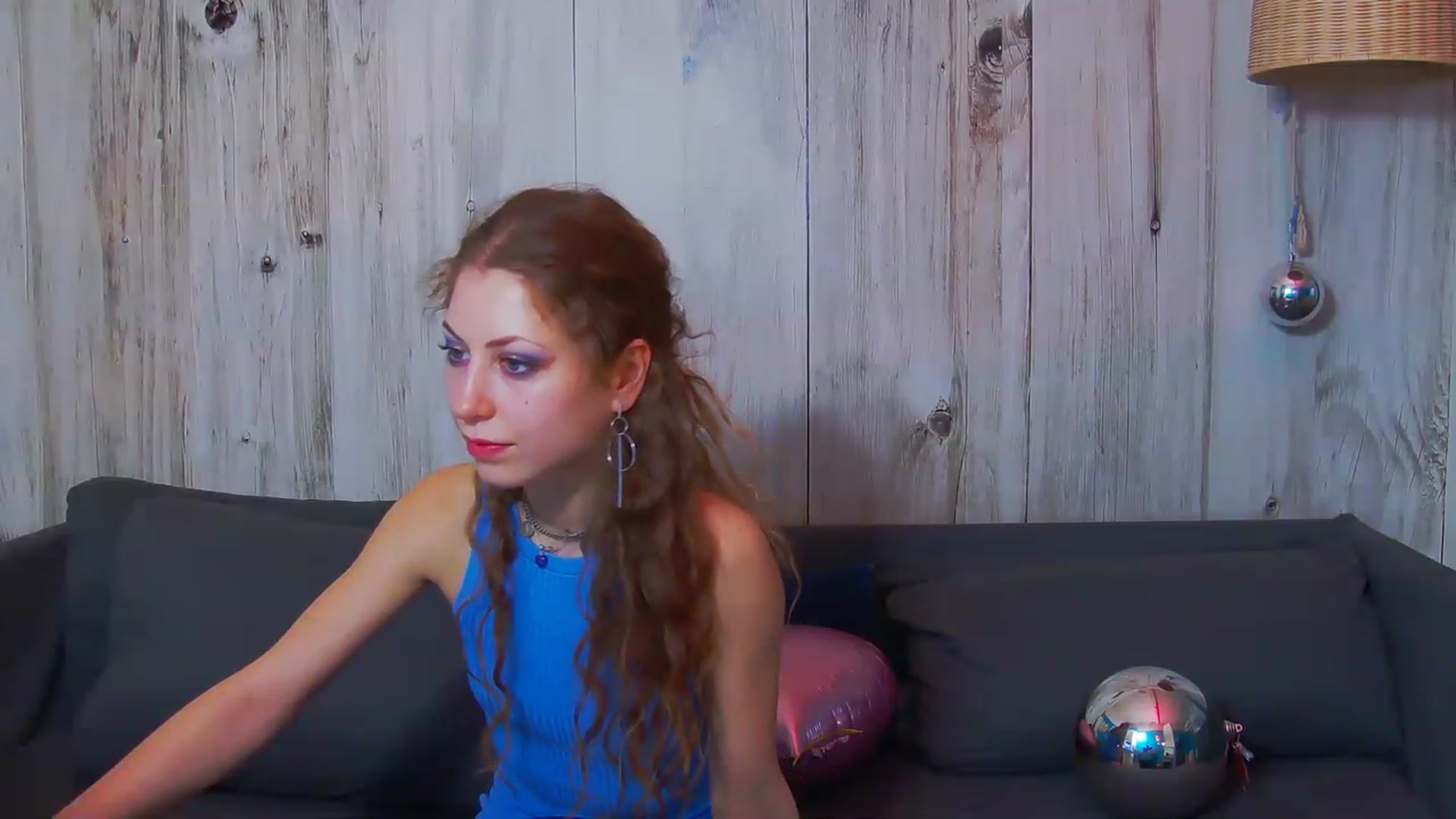 Gallery image thumbnail from YenniferSky's myfreecams stream on, 03/12/2023, 18:20 image 3 of 20