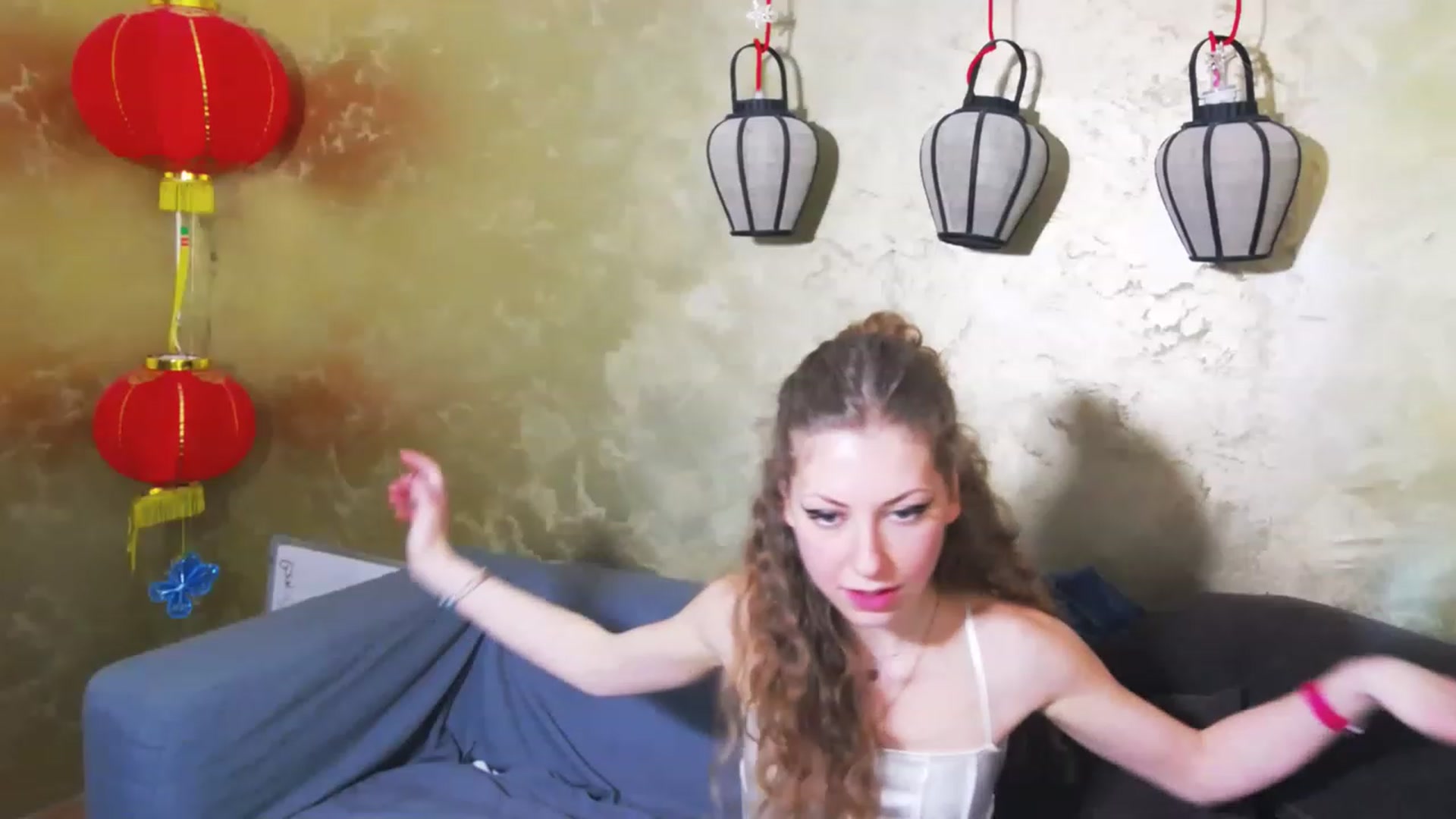 Gallery image thumbnail from YenniferSky's myfreecams stream on, 04/06/2023, 18:46 image 12 of 20