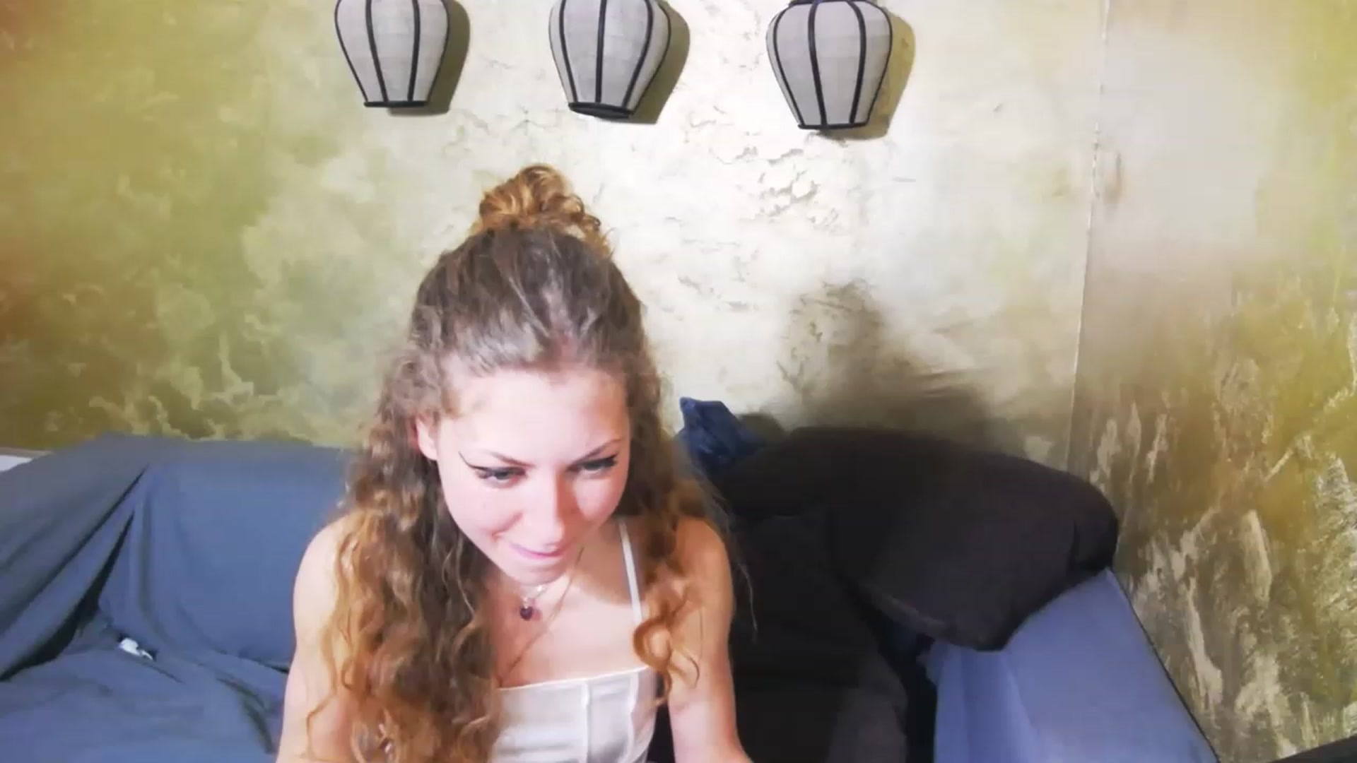 Gallery image thumbnail from YenniferSky's myfreecams stream on, 04/06/2023, 18:46 image 19 of 20