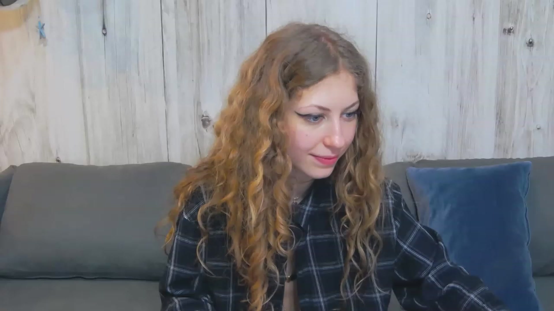 Gallery image thumbnail from YenniferSky's myfreecams stream on, 04/16/2023, 21:18 image 19 of 20