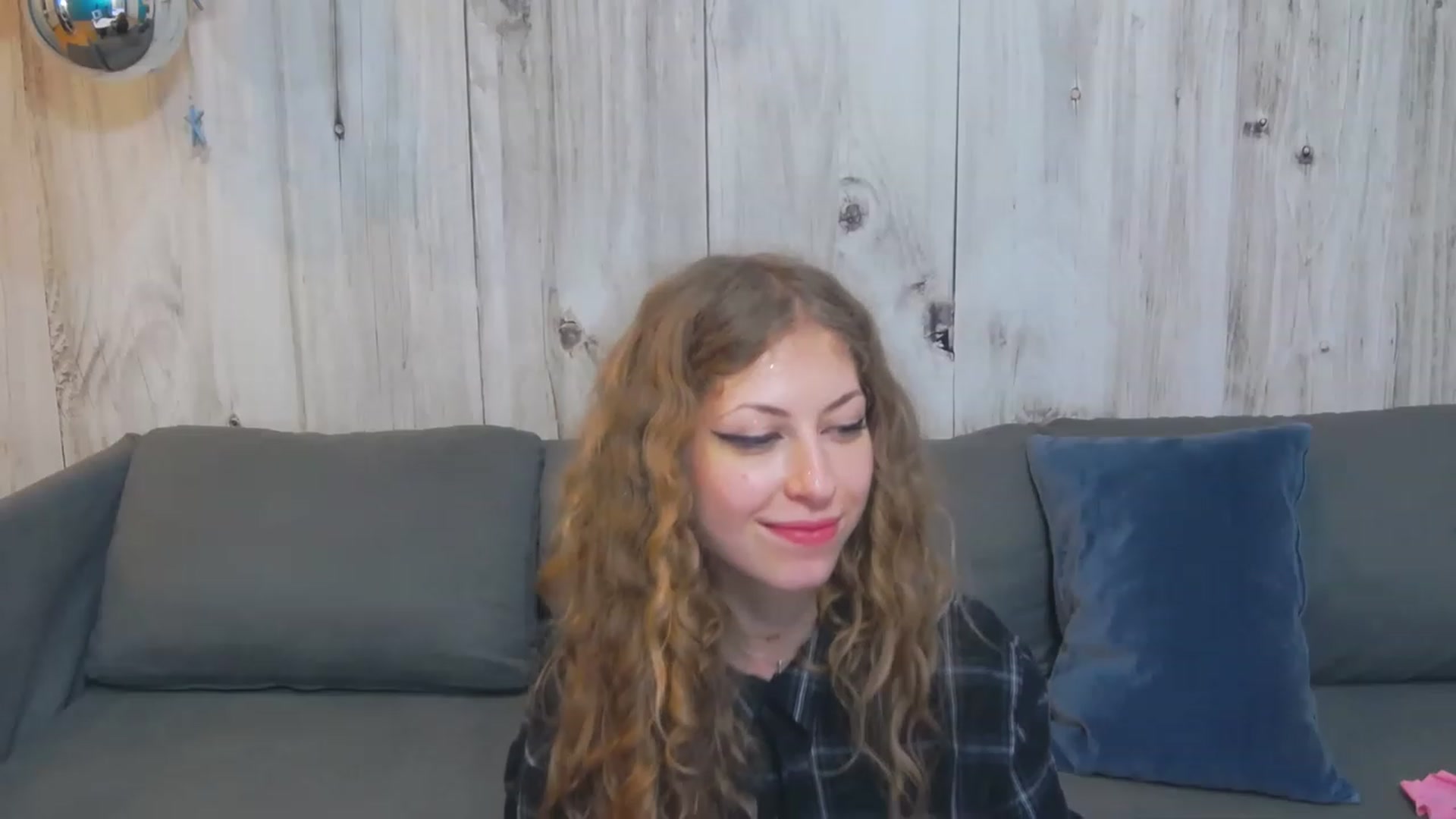 Gallery image thumbnail from YenniferSky's myfreecams stream on, 04/16/2023, 21:18 image 3 of 20