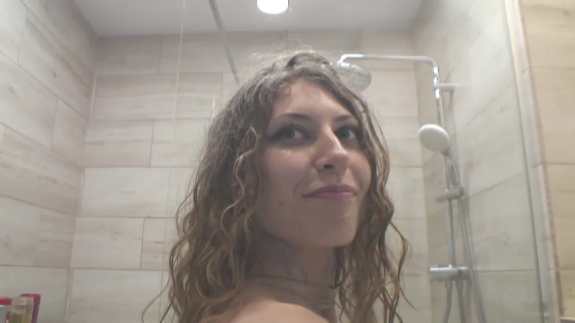 Gallery image thumbnail from YenniferSky's myfreecams stream on, 04/16/2023, 23:02 image 19 of 20