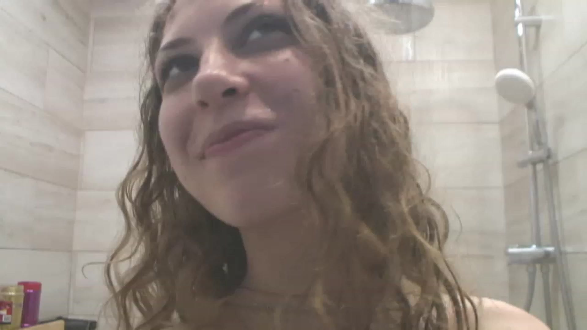 Gallery image thumbnail from YenniferSky's myfreecams stream on, 04/17/2023, 01:06 image 4 of 20