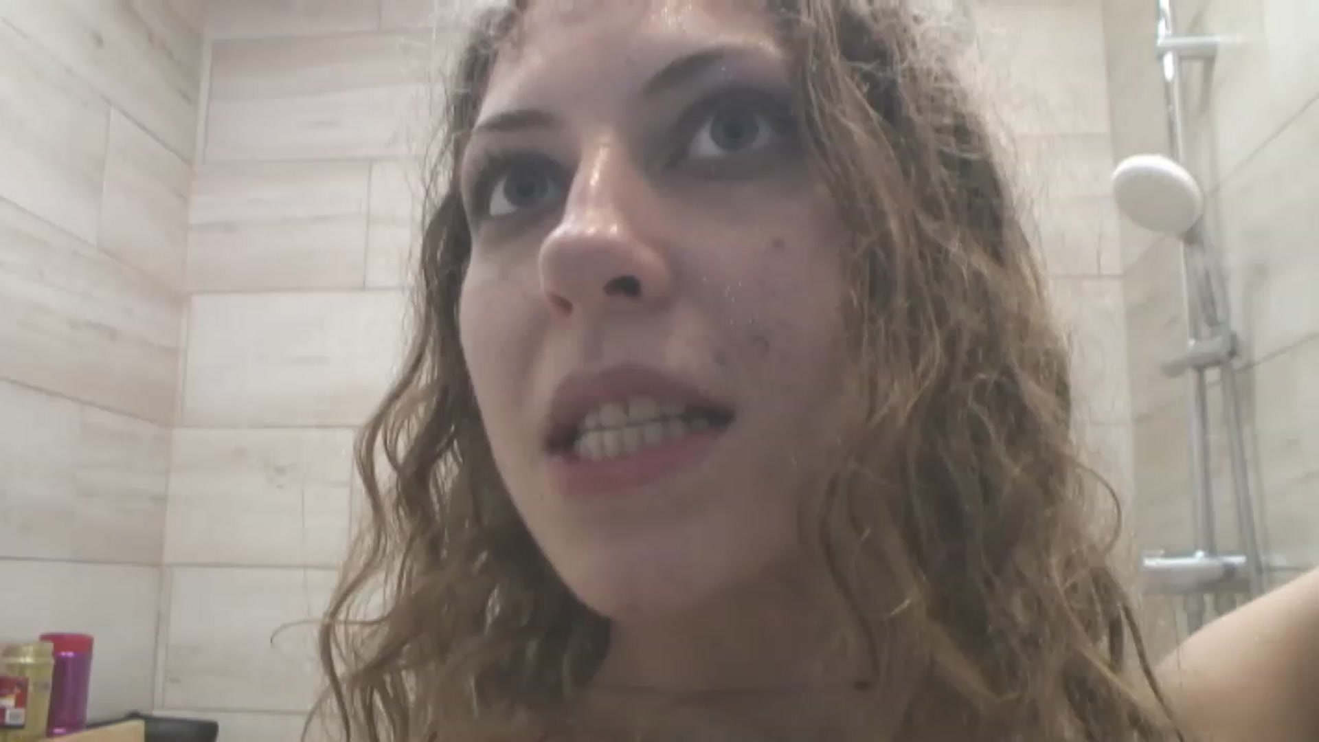 Gallery image thumbnail from YenniferSky's myfreecams stream on, 04/17/2023, 01:06 image 3 of 20