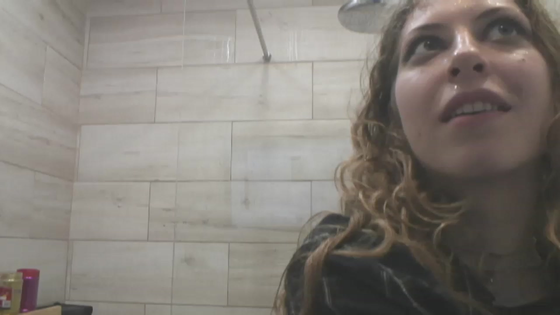 Gallery image thumbnail from YenniferSky's myfreecams stream on, 04/17/2023, 01:06 image 10 of 20