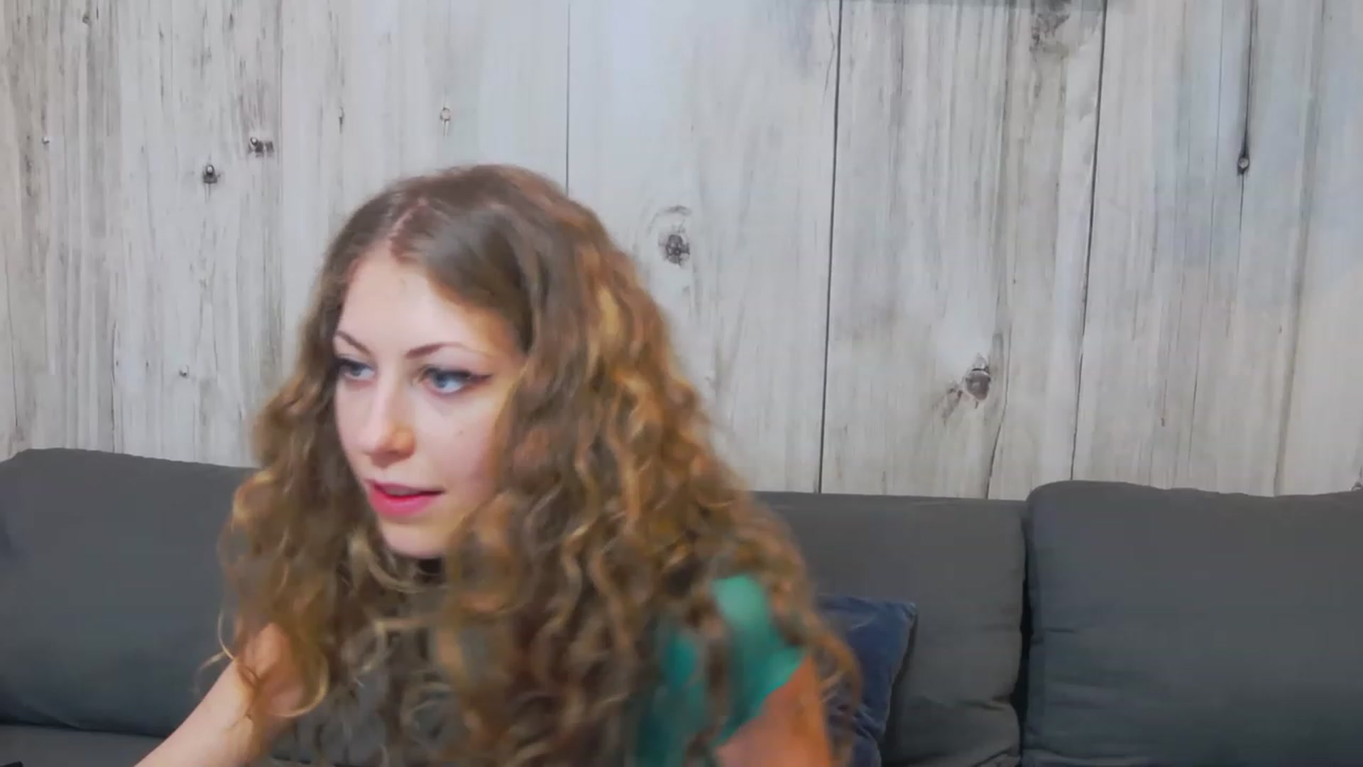 Gallery image thumbnail from YenniferSky's myfreecams stream on, 04/18/2023, 19:01 image 9 of 20