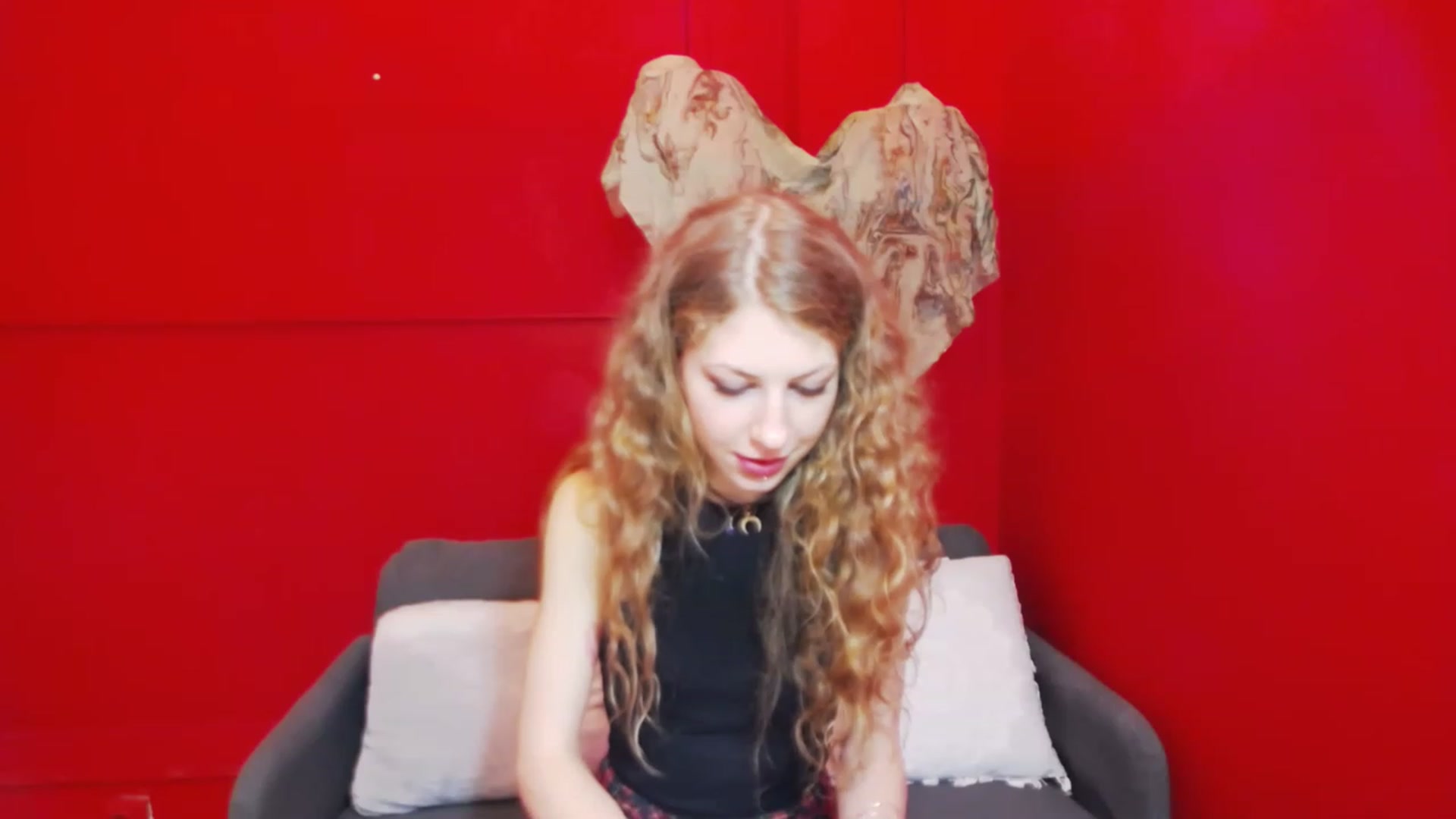 Gallery image thumbnail from YenniferSky's myfreecams stream on, 05/18/2023, 17:21 image 9 of 20