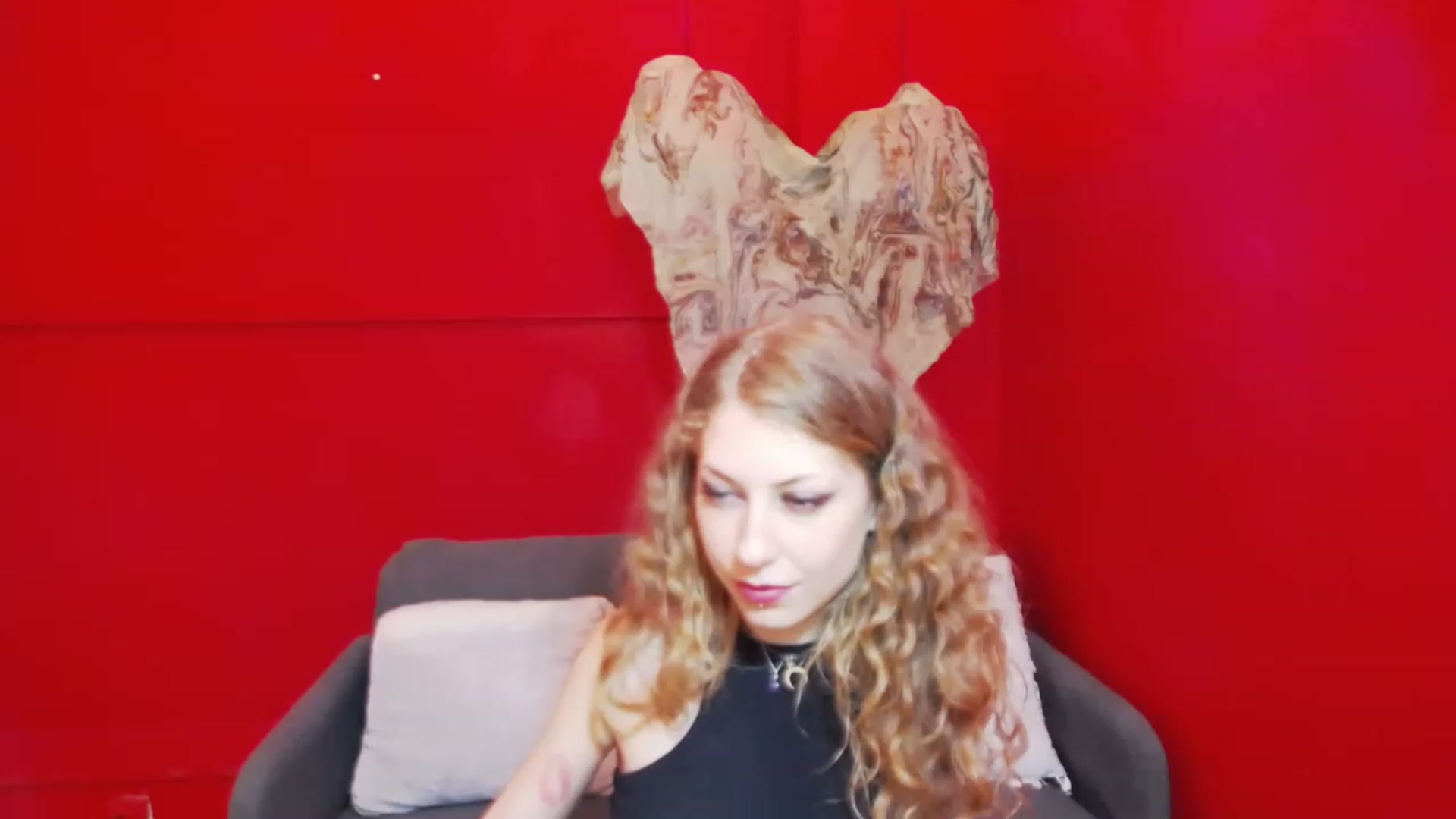 Gallery image thumbnail from YenniferSky's myfreecams stream on, 05/18/2023, 17:21 image 6 of 20